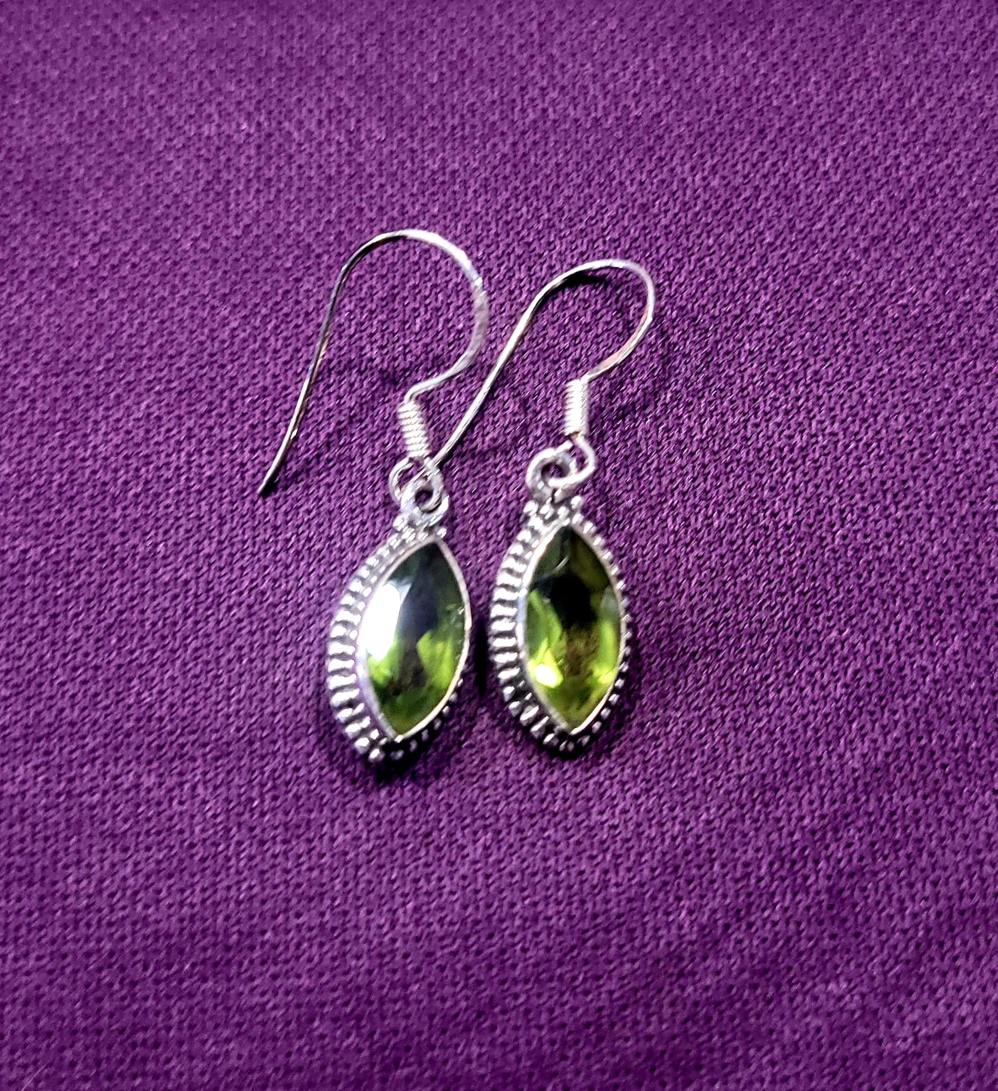 Pendientes Peridoto. Plata de Ley