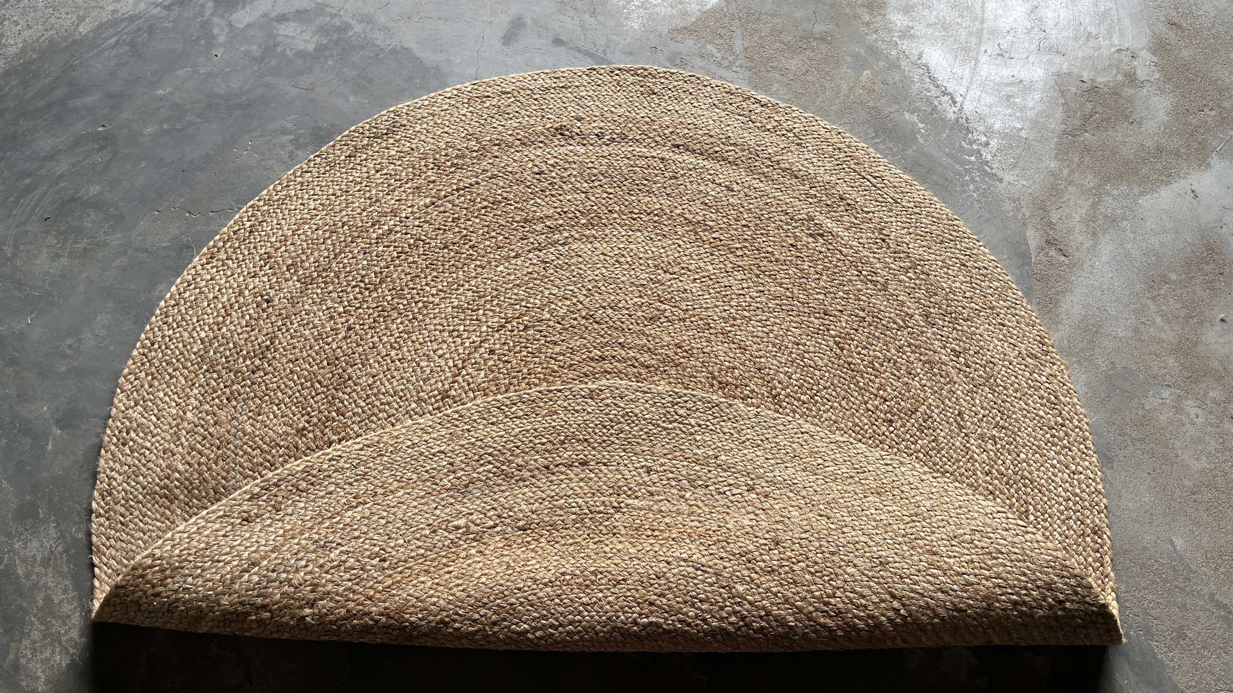 Jute Rug (Round) - Eco friendly Product for Eco Conscious People