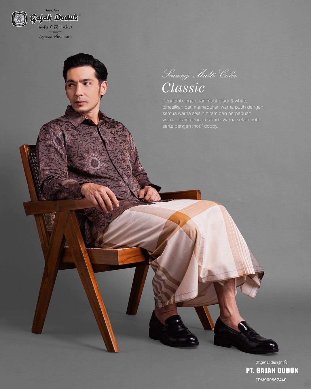 Kain Pelikat Eksklusif Gajah Duduk Multicolour  (Medium - 4000 benang)