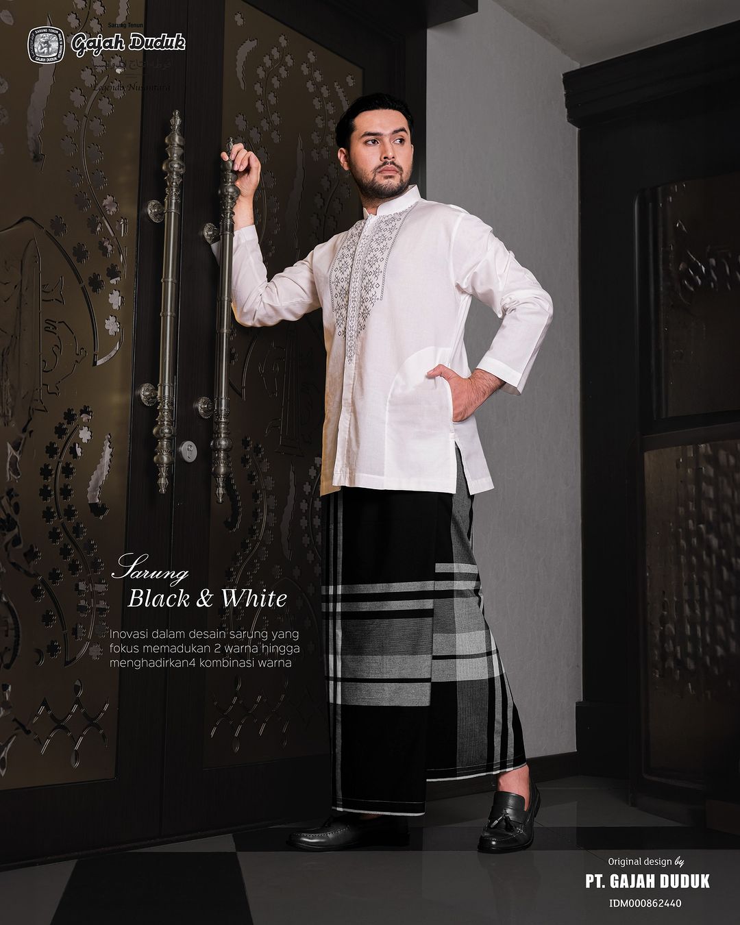 Kain Pelikat Eksklusif Gajah Duduk Black & White (Medium - 4000 Benang)