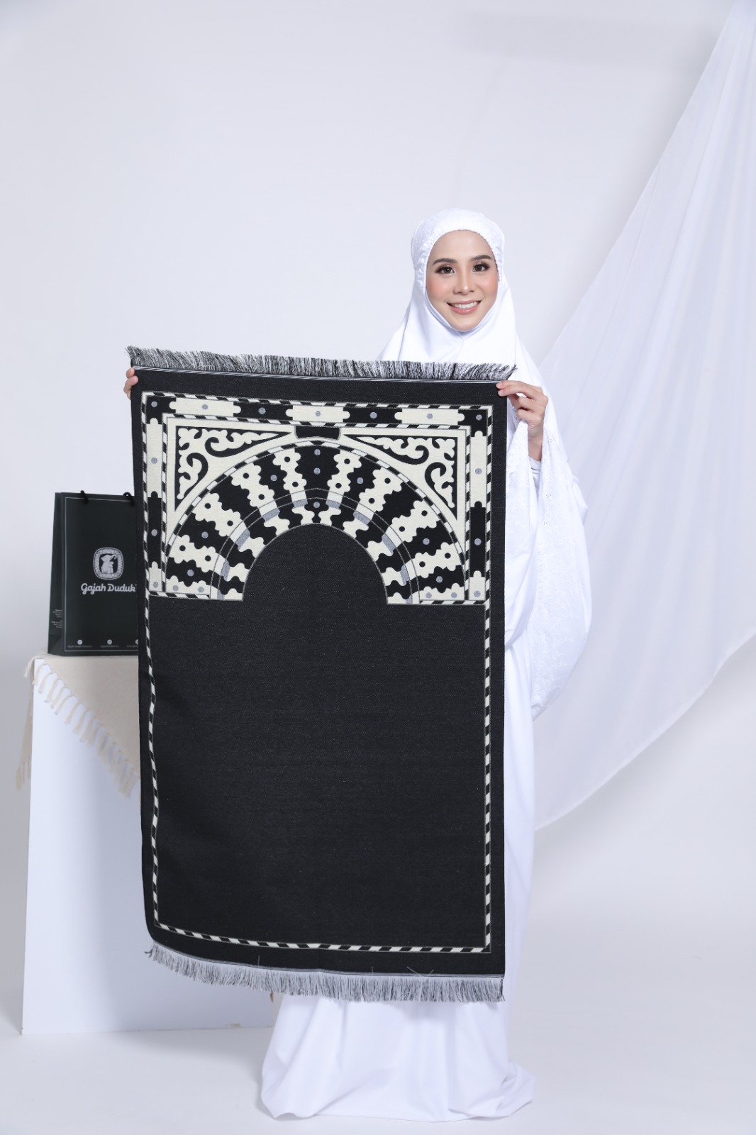 Sejadah Besar Nipis Ringan Sesuai Untuk Dibawa Travel & Kegunaan Harian