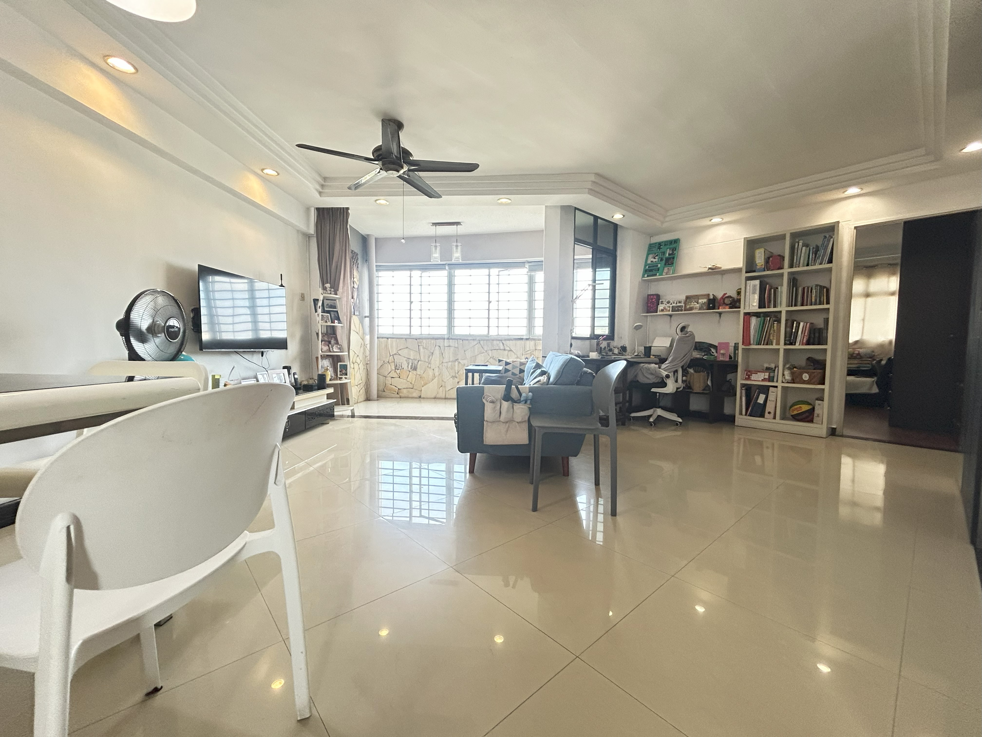 D22- 673C Jurong West St. 65