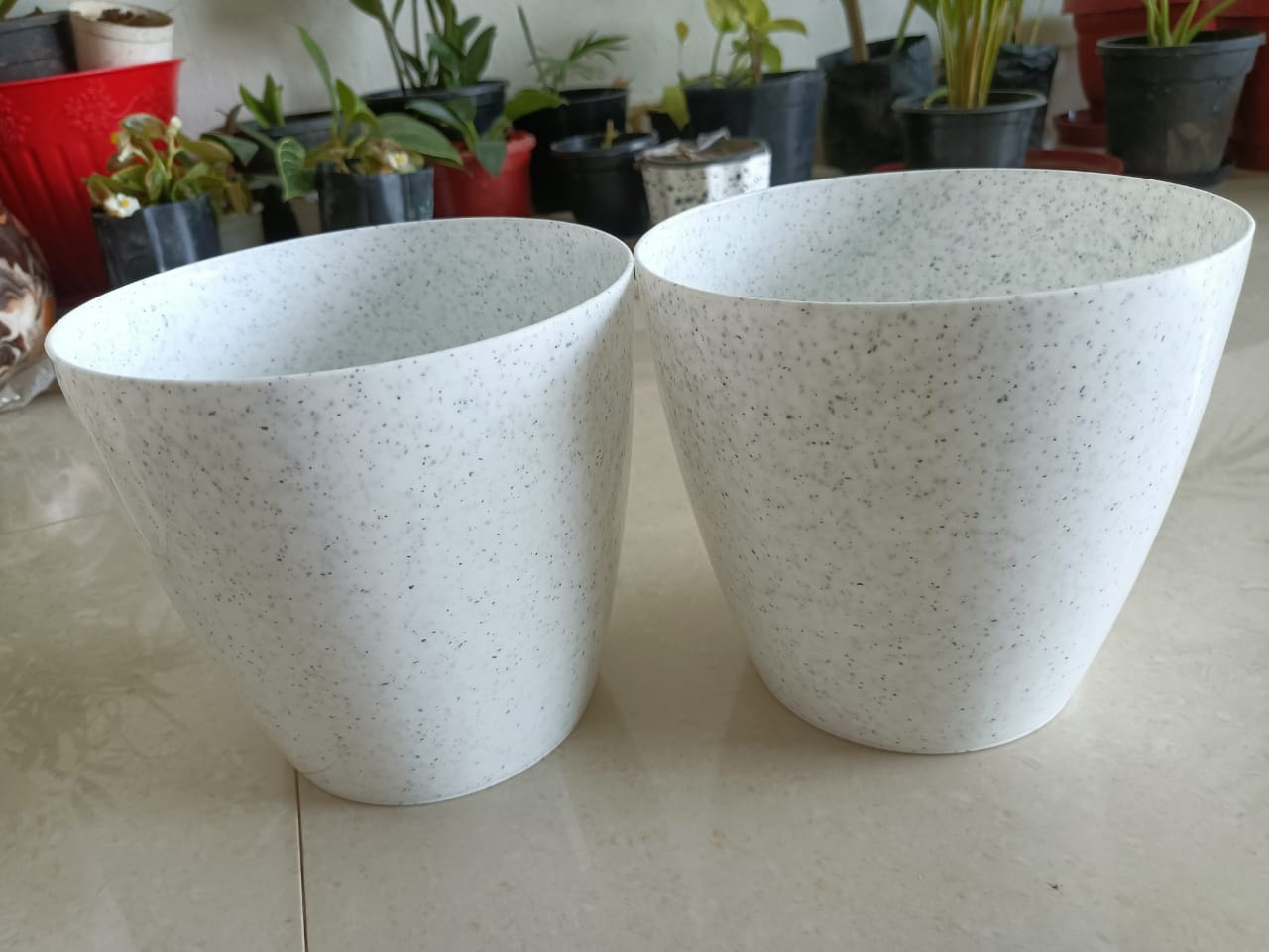 Marbel White oval shaped pot- 8"