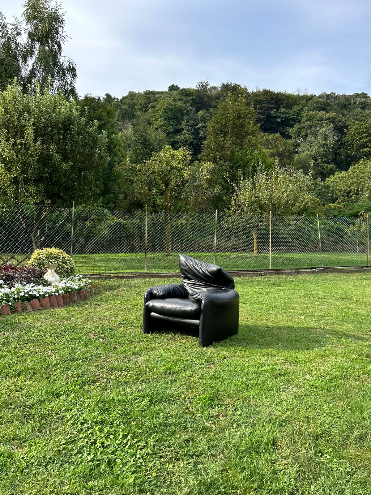 "Maralunga" Iconic armchair designed by Vico Magistretti for Cassina 