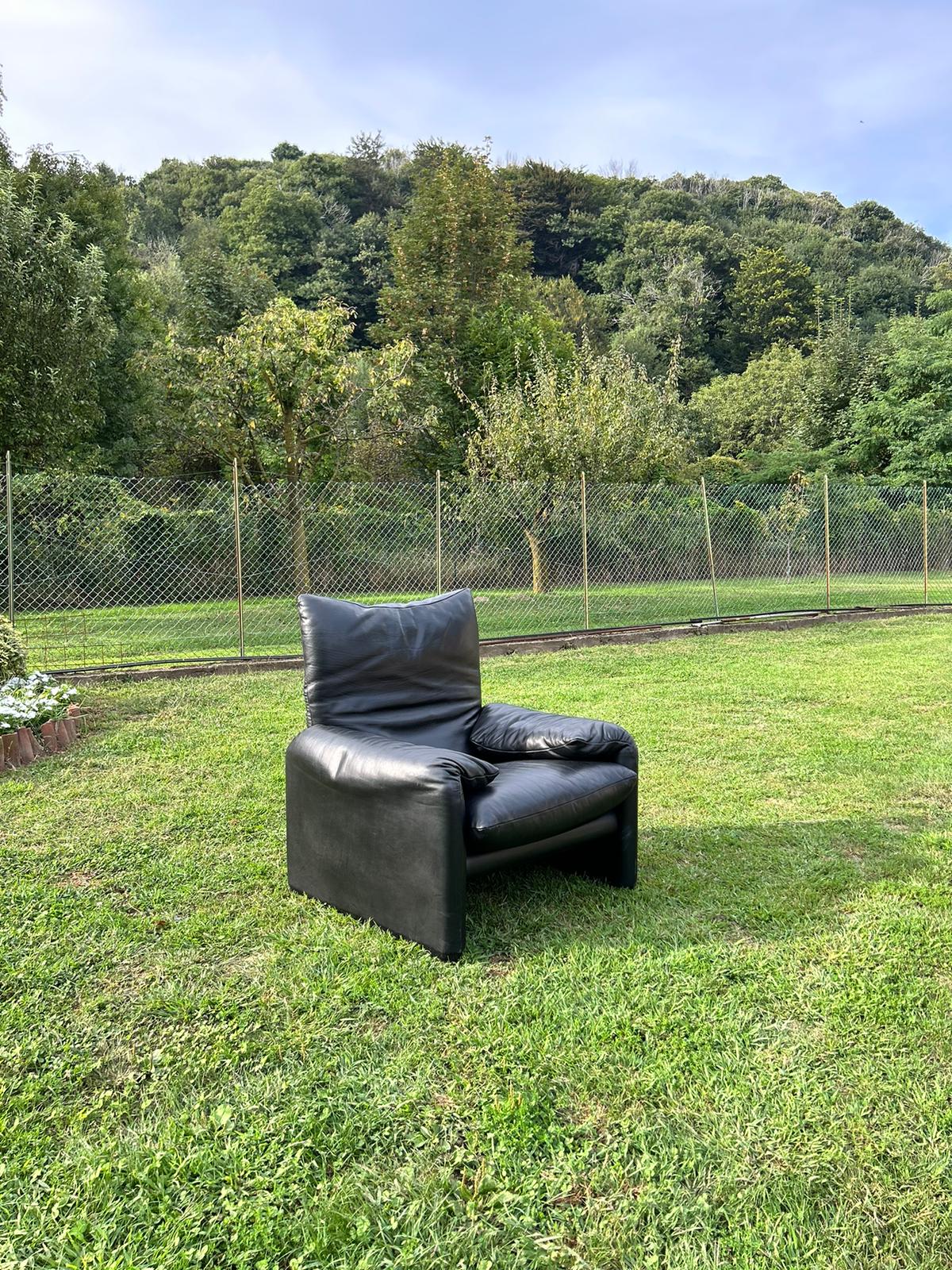 "Maralunga" Iconic armchair designed by Vico Magistretti for Cassina 