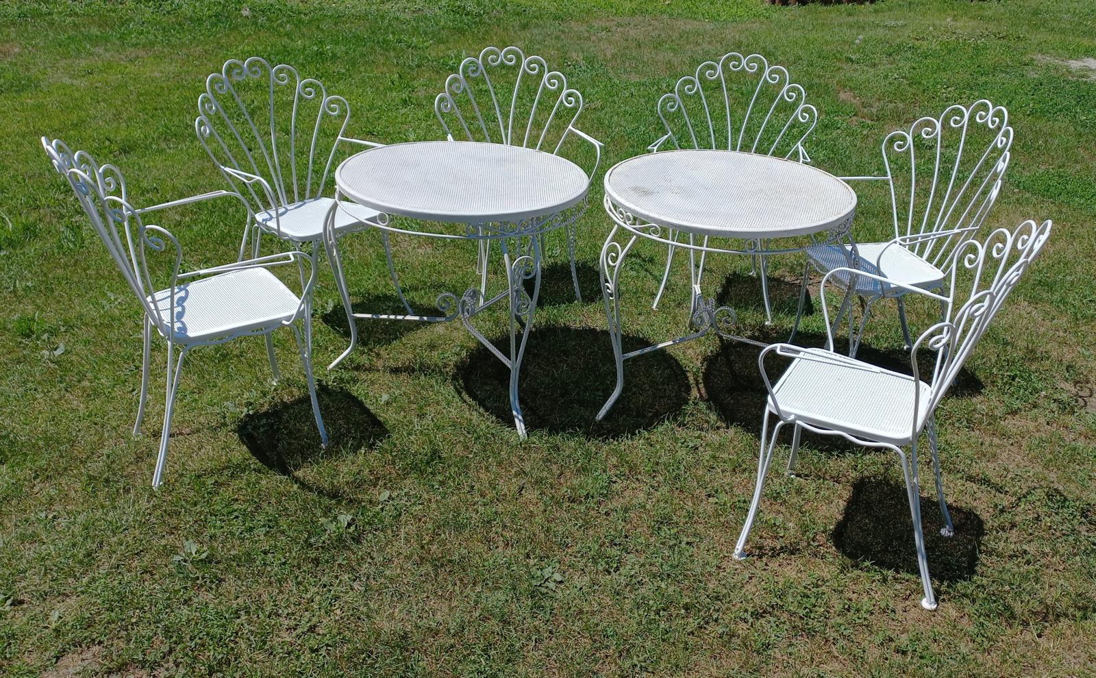 Set da Esterno in ferro Battuto smaltato bianco , 2 Tavoli da pranzo , 6 Sedie , Italia , 1970