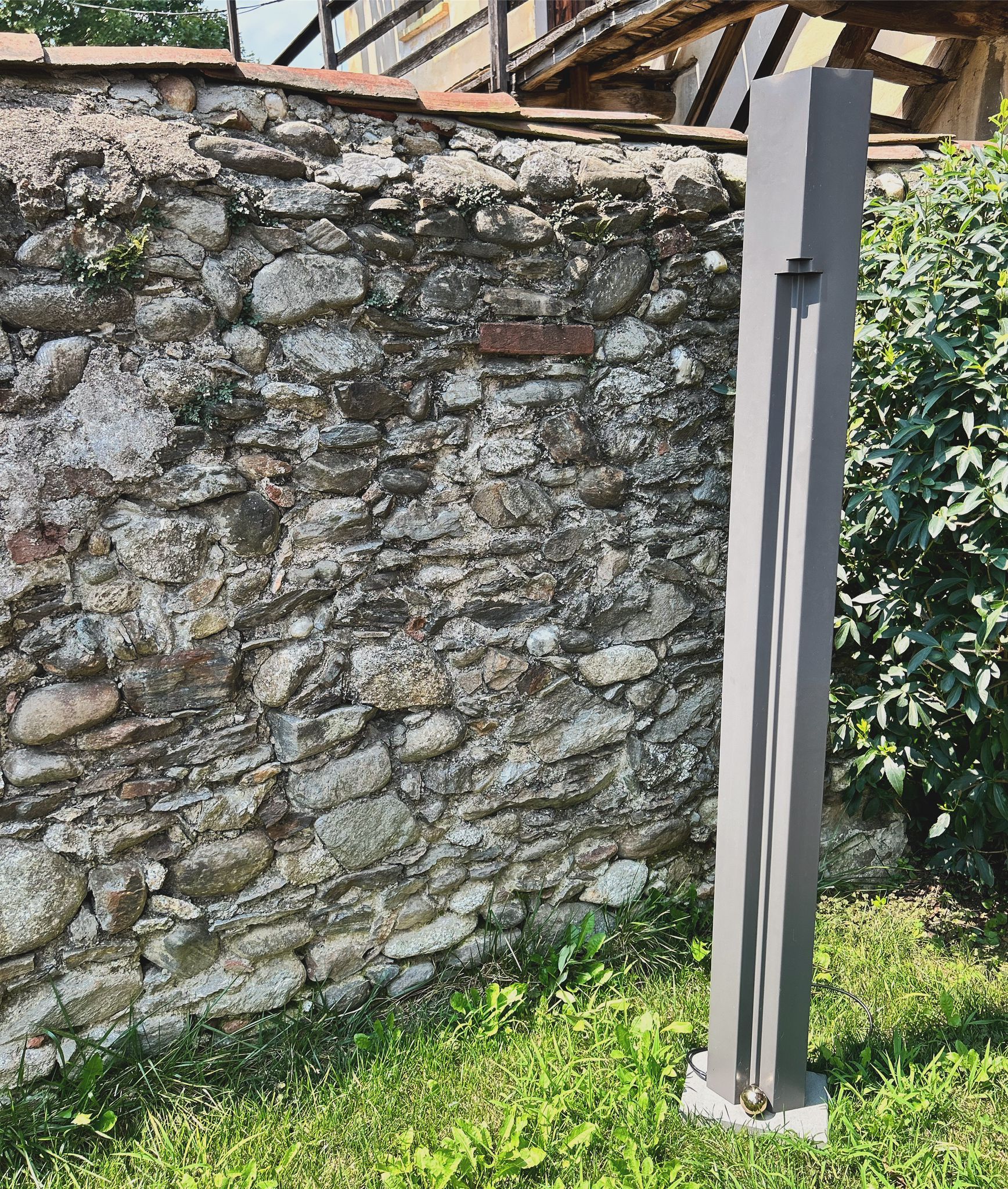 Floor Lamp “Totem” Kazuhide Takahama per Sirrah, anni ’80, Italy
