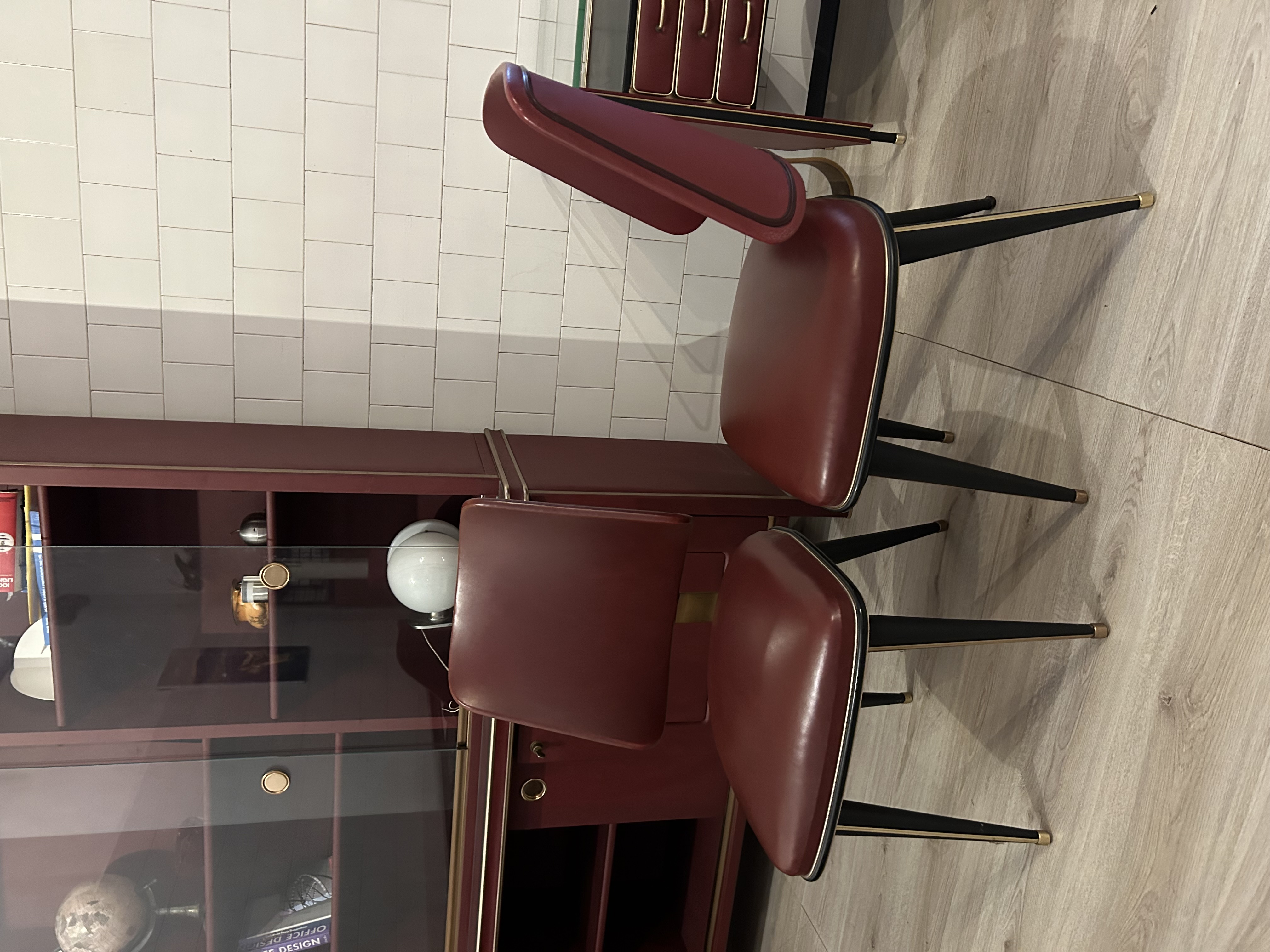 Scrivania Presidenziale Design Umberto Mascagni, Set di 4 Pezzi, Scrivania Poltrona 2 Sedie, 1960s