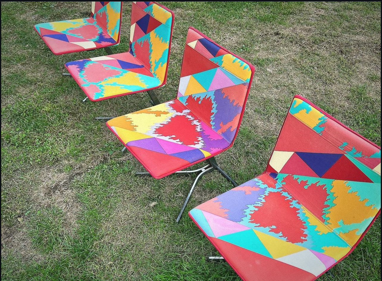 Set of 4 chairs Design By Giovanni Offredi prod. Saporiti, Italy, 1970s Chromed metal frame and Missoni fabric