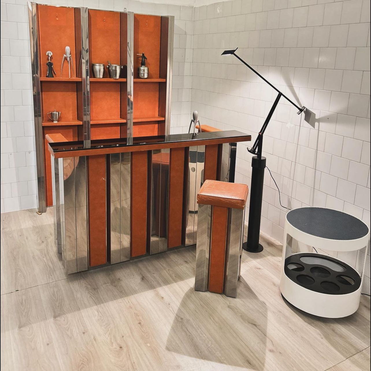 Bar Hollywood Regency Willy Rizzo Style, Stainless Steel And Leather 1970s, Italy