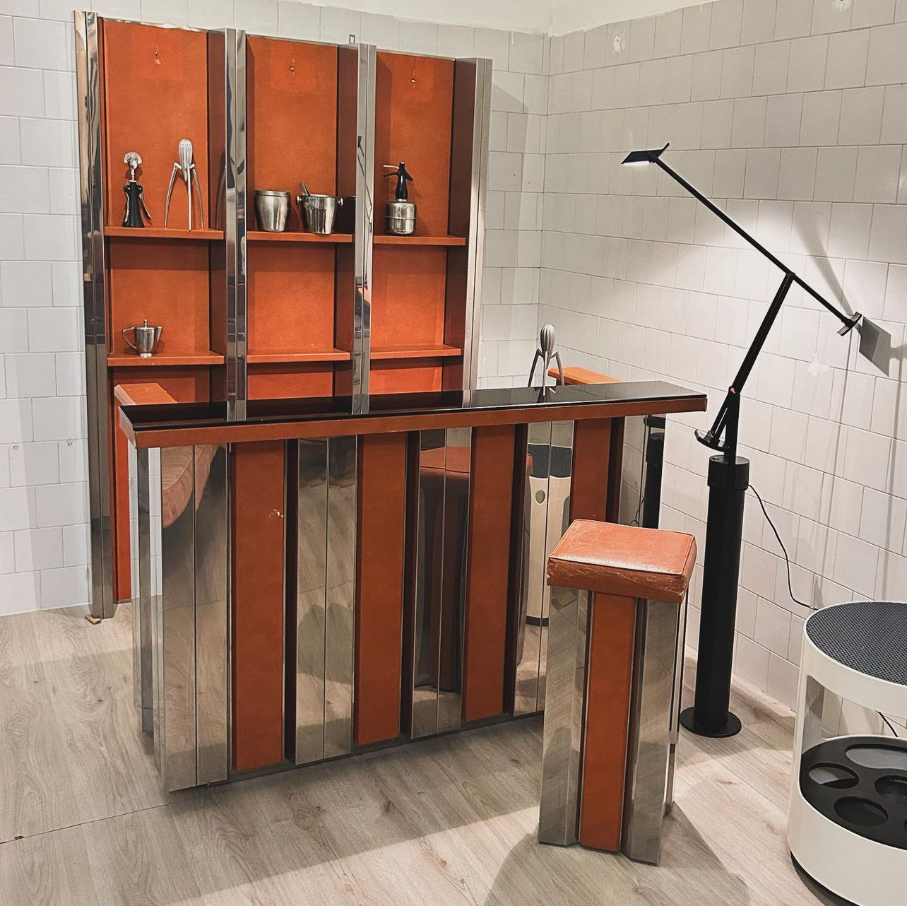 Bar Hollywood Regency Willy Rizzo Style, Stainless Steel And Leather 1970s, Italy