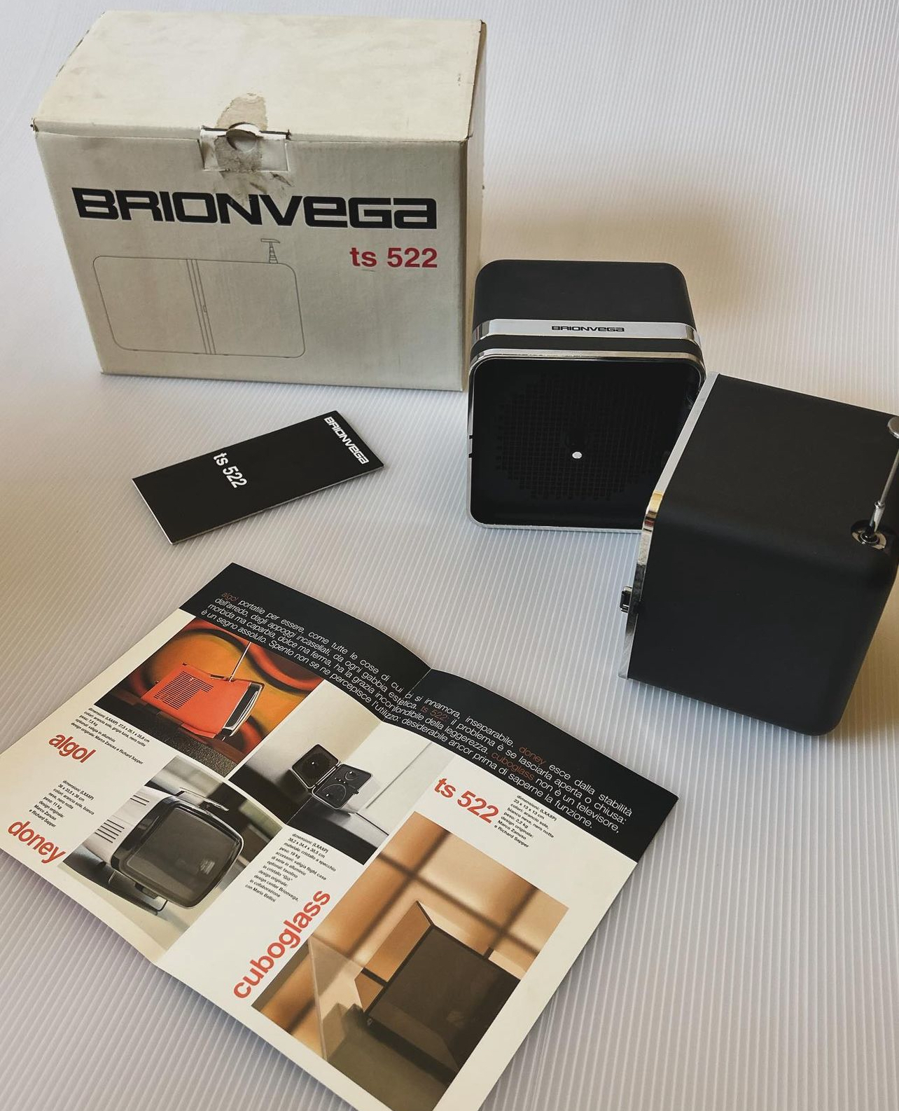 Brionvega Radio Cubo TS 522 Designed by Marco Zanuso 1960s.