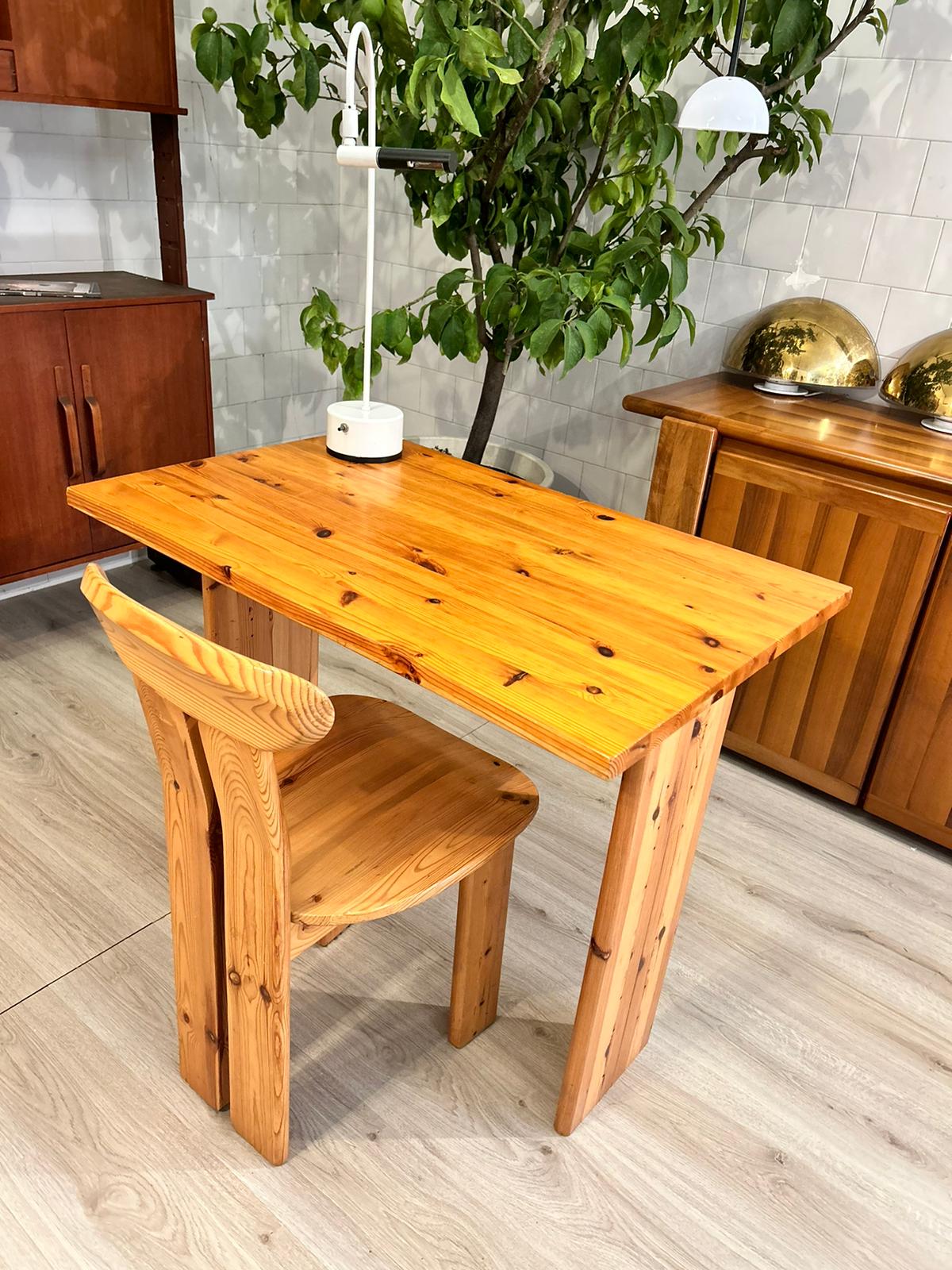 Set Scrivania e Sedia In Pino , Anni 70 , Design Att. Mario Marenco 