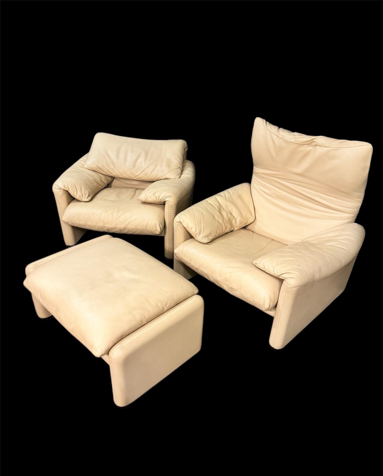 Set Couple Maralunga Armchairs By Vico Magistretti 