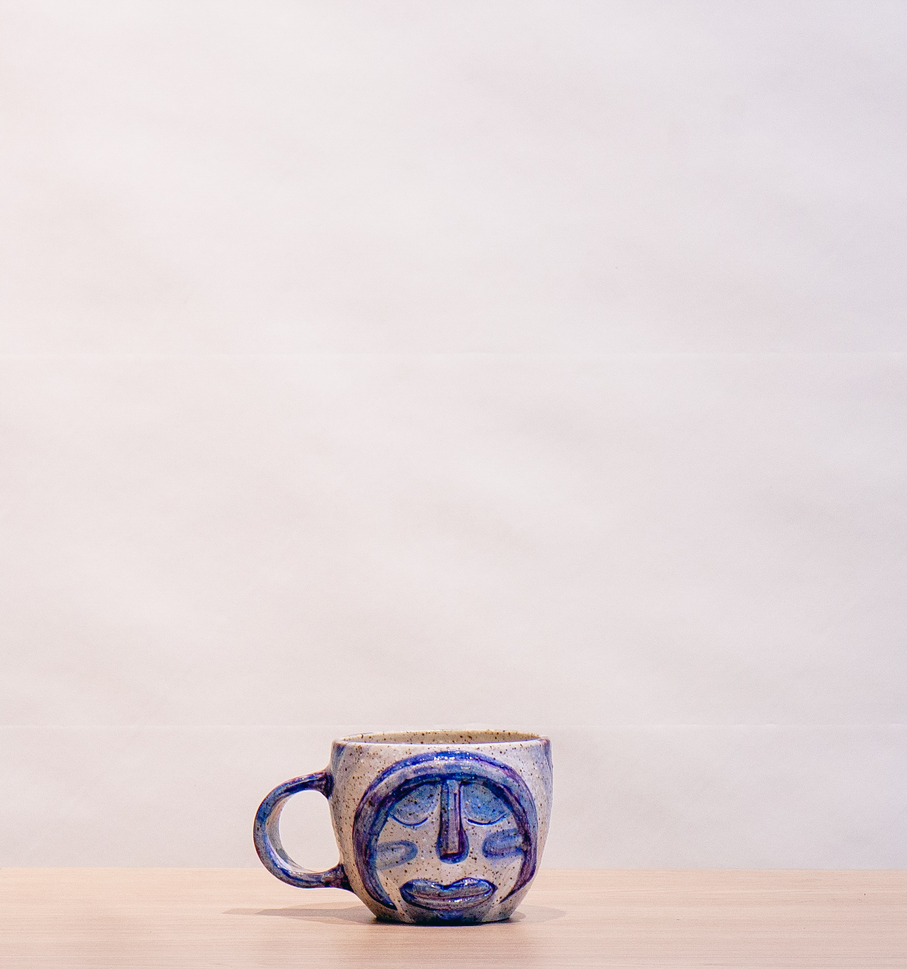 Taza azul utilitaria