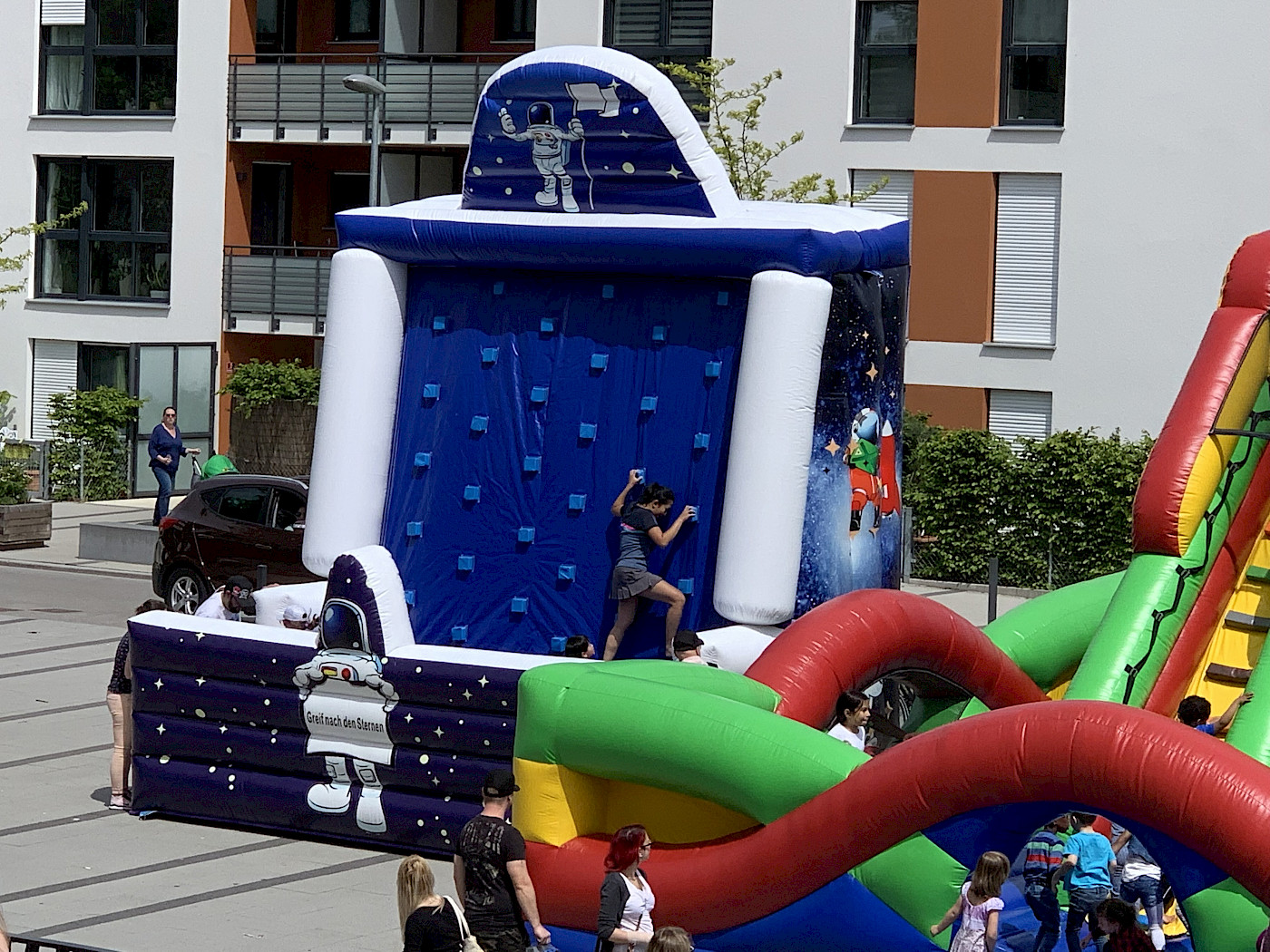 Kletterwand Hüpfonaut