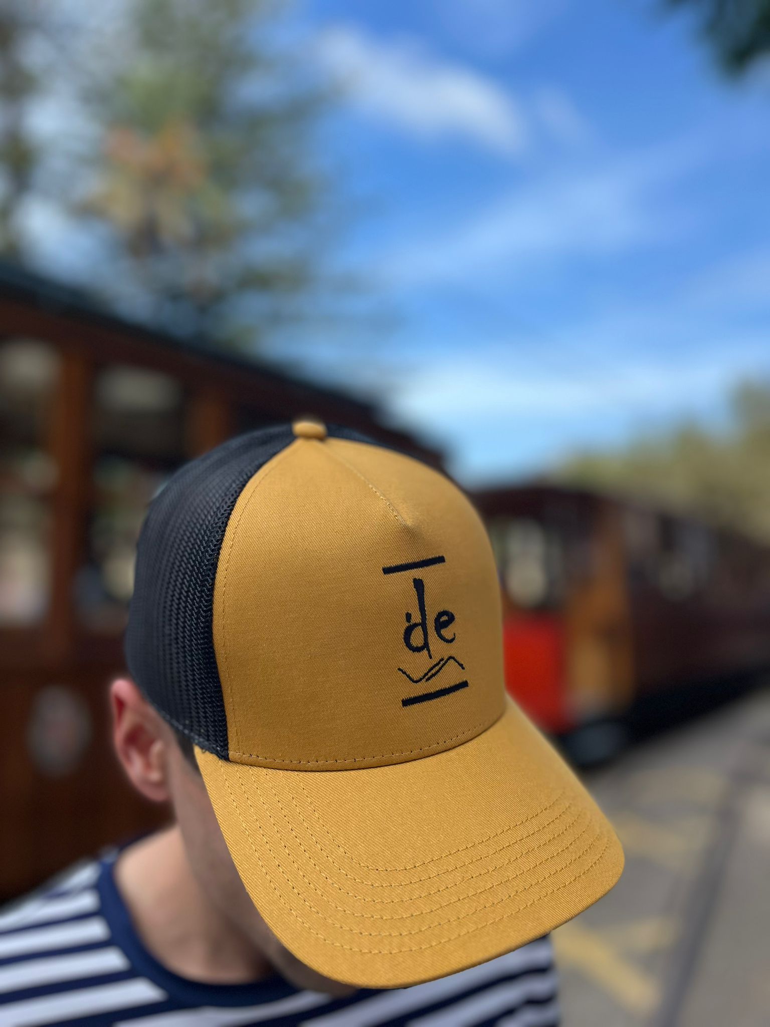 Gorra trucker Deva 