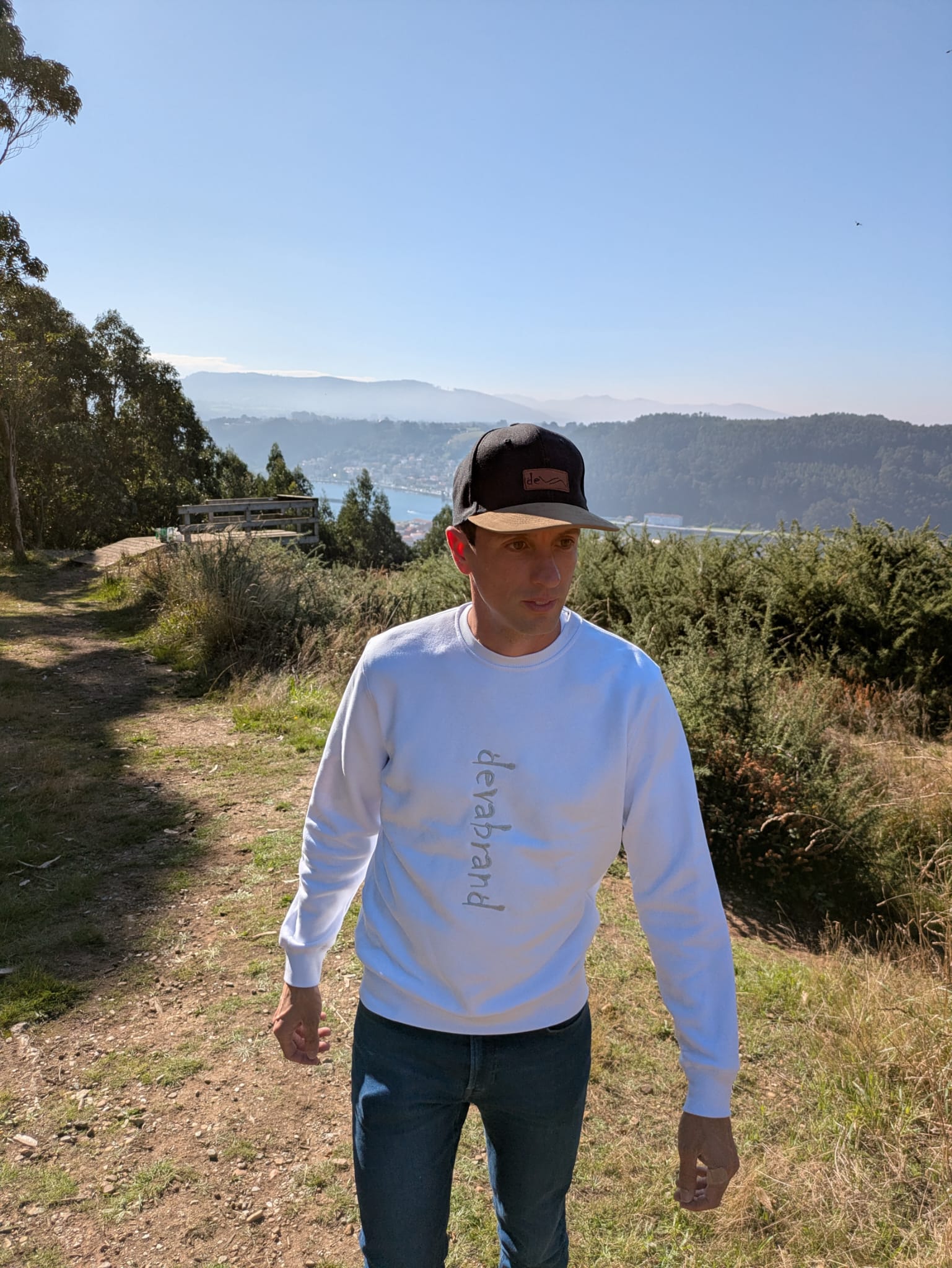Sudadera blanca unisex