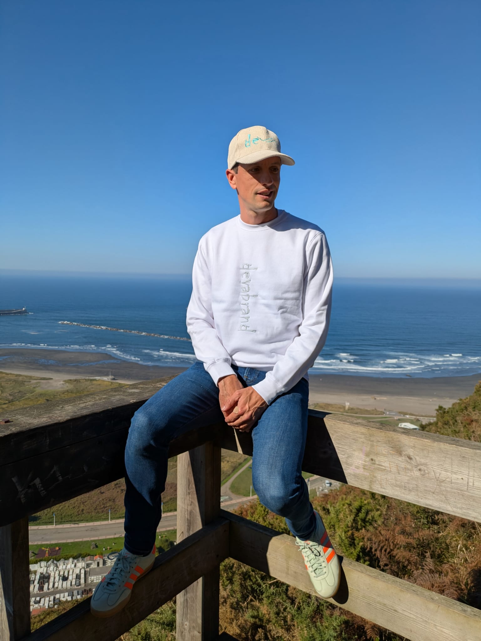 Sudadera blanca unisex