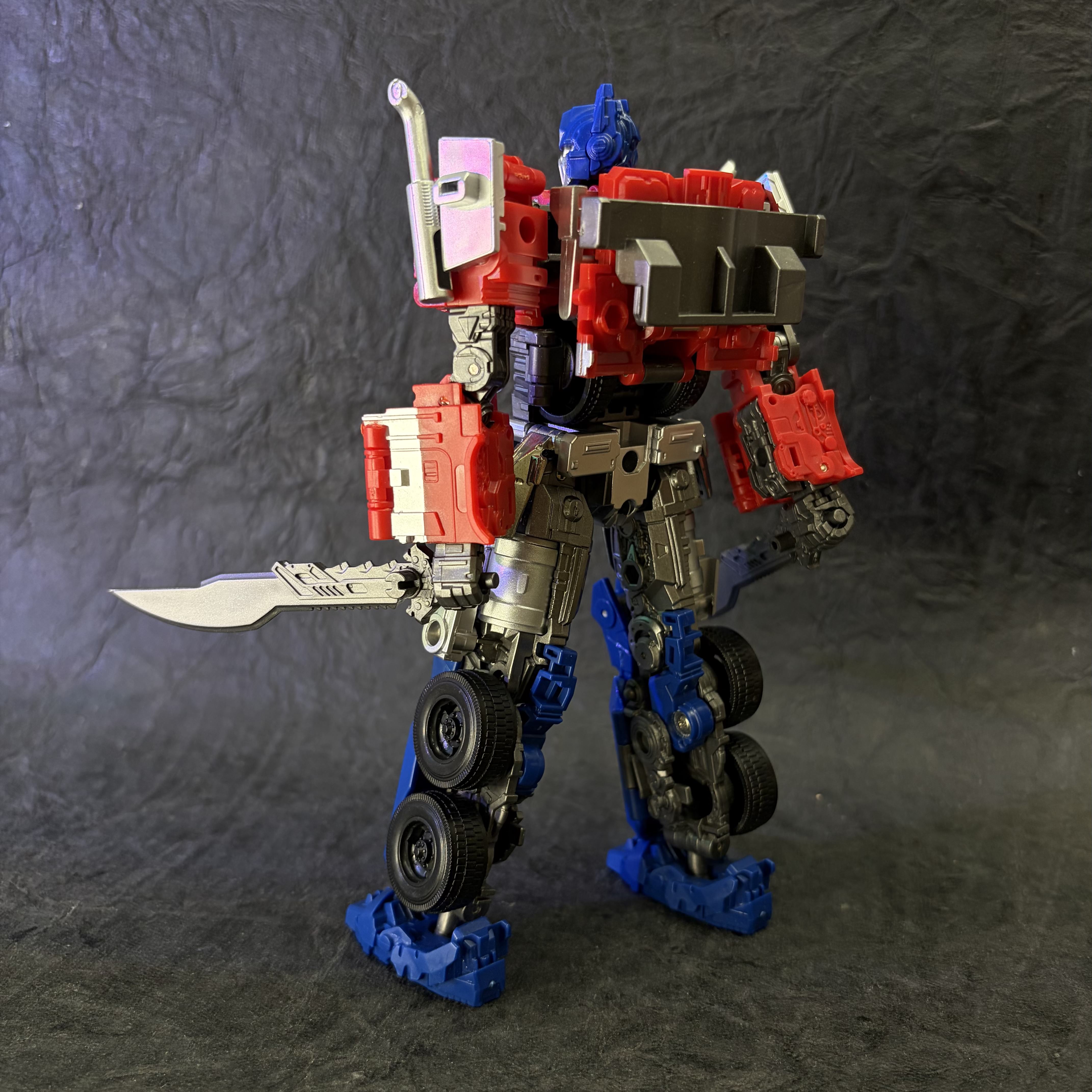 Optimus Prime - Autobot Leader Edition | Transformers