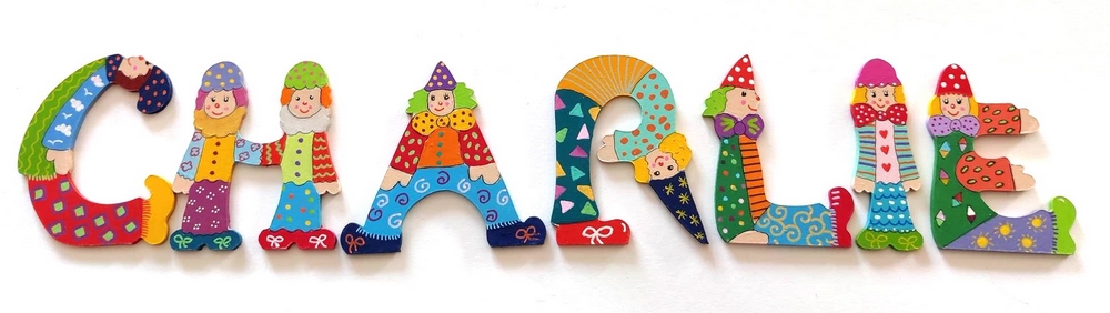 Lettre décorative en bois en forme de clown 'E'