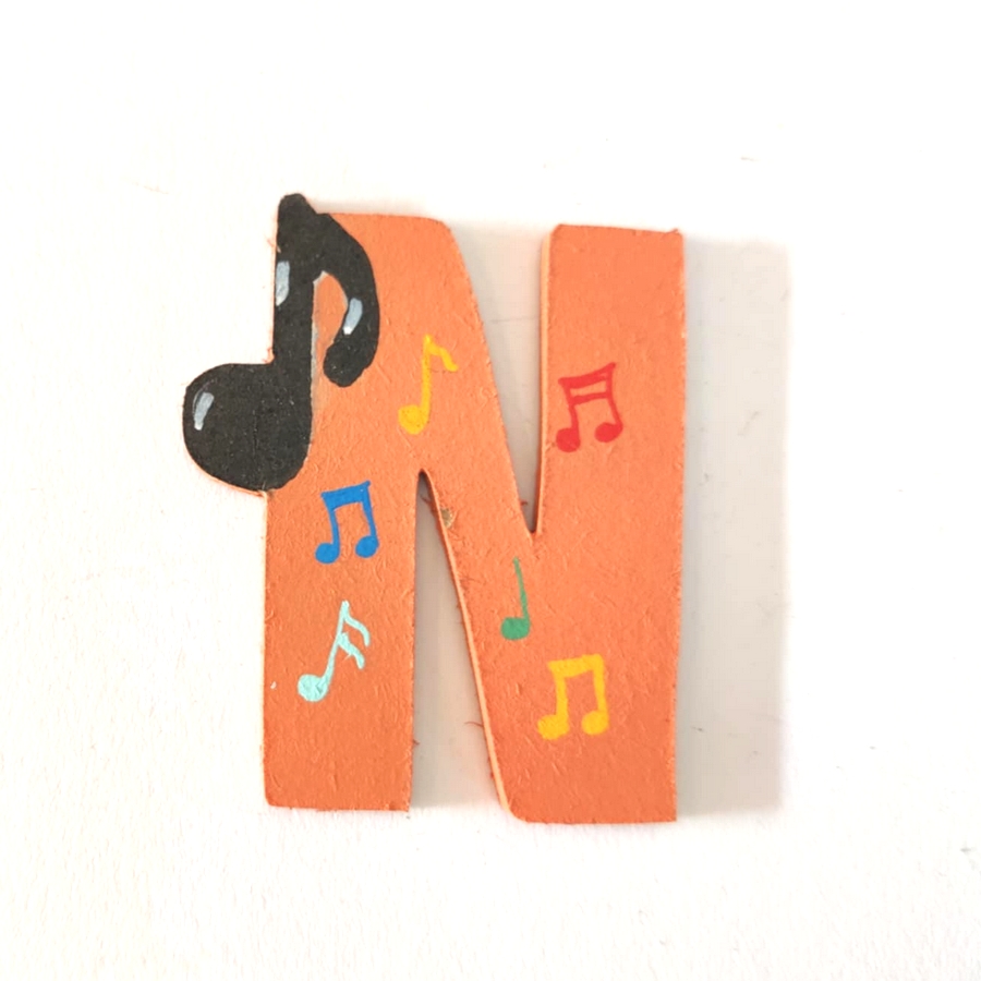 Lettre en bois pédagogique N comme Note de lusique