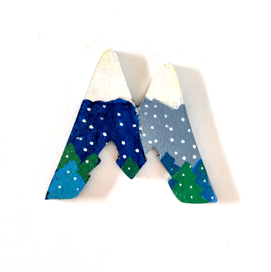 Lettre en bois banquise M montagne