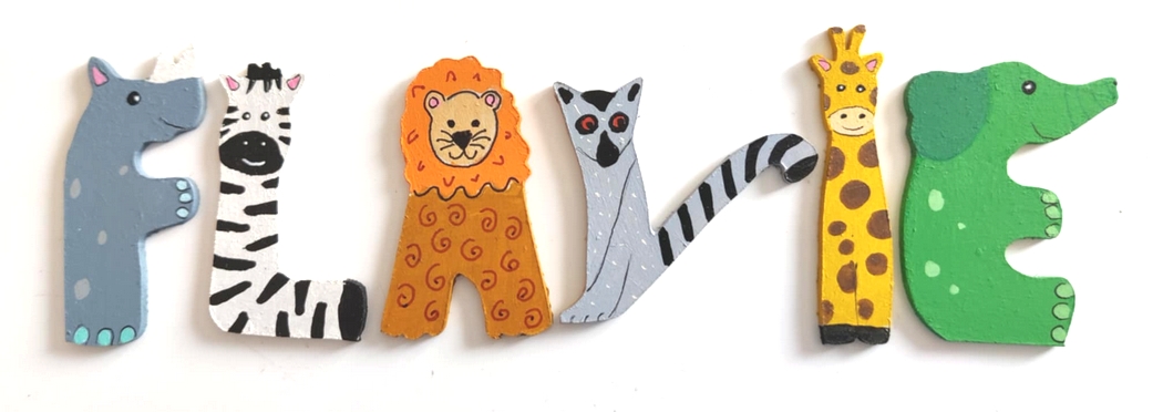 Lettre en bois savane A lion