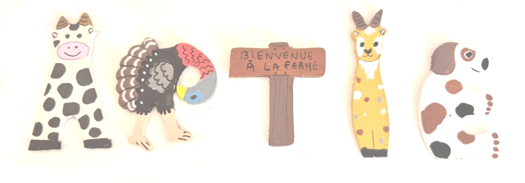 Lettre en bois la ferme E chien
