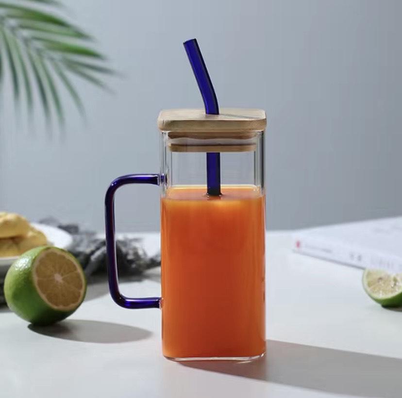Rounded Square Glass with Bamboo Lid and Glass Straw