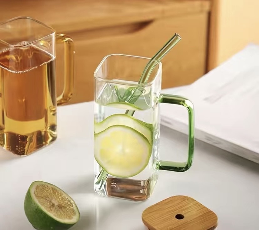 Rounded Square Glass with Bamboo Lid and Glass Straw