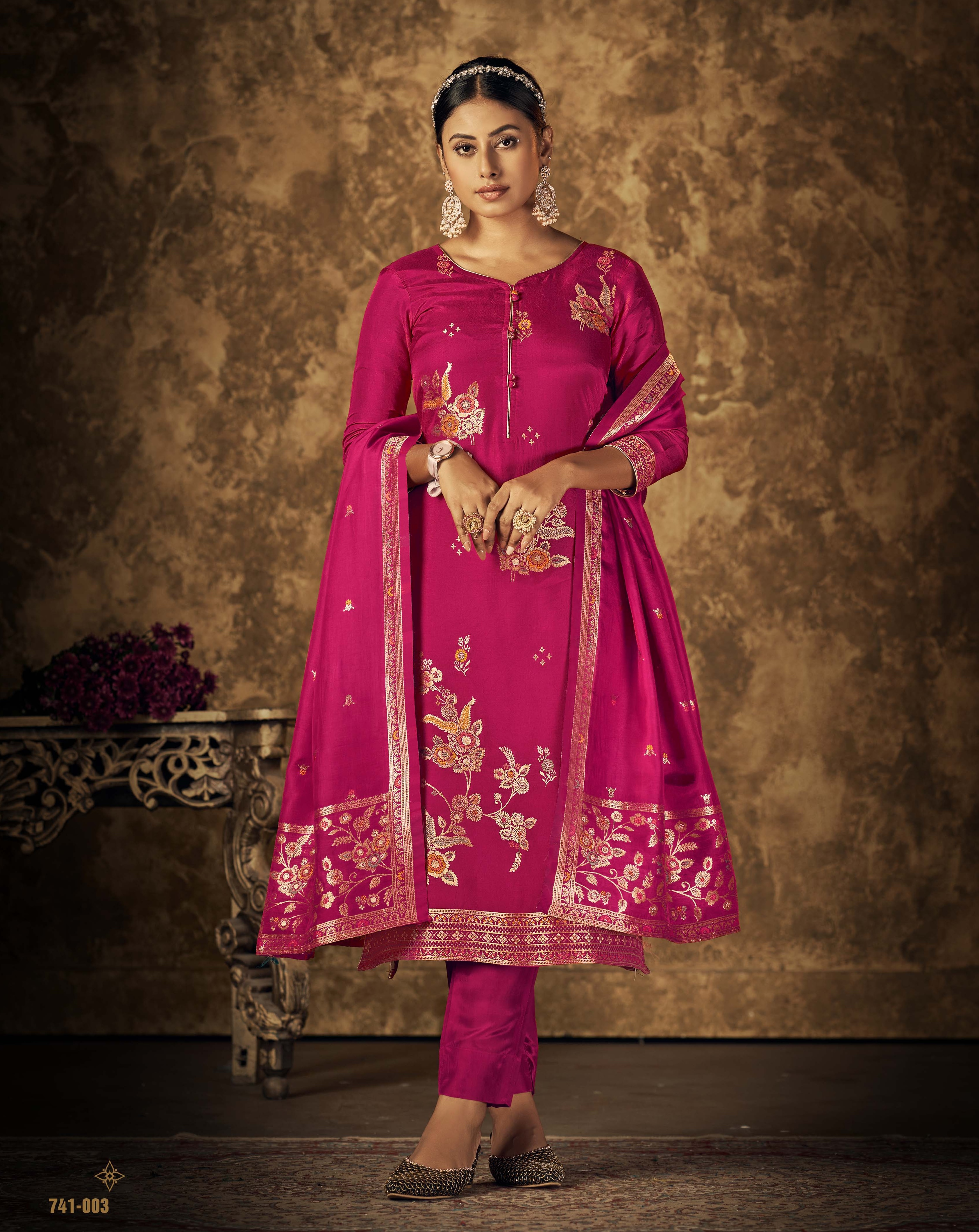 Salwar suit