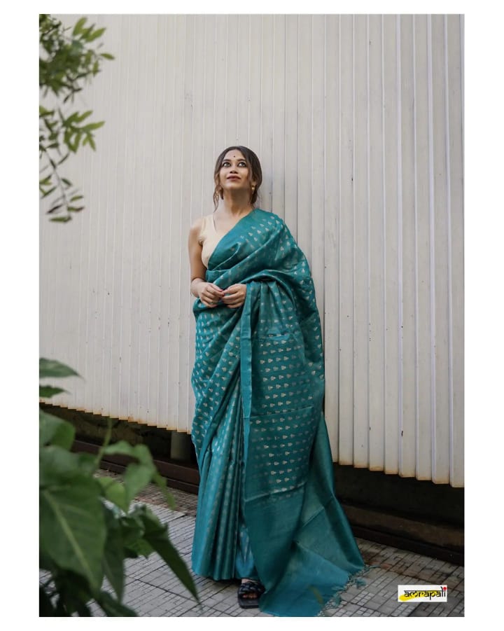 EXCLUSIVE PRIMIUM QUALITY BUTI WEAVING BAPTA SILK SAREE 