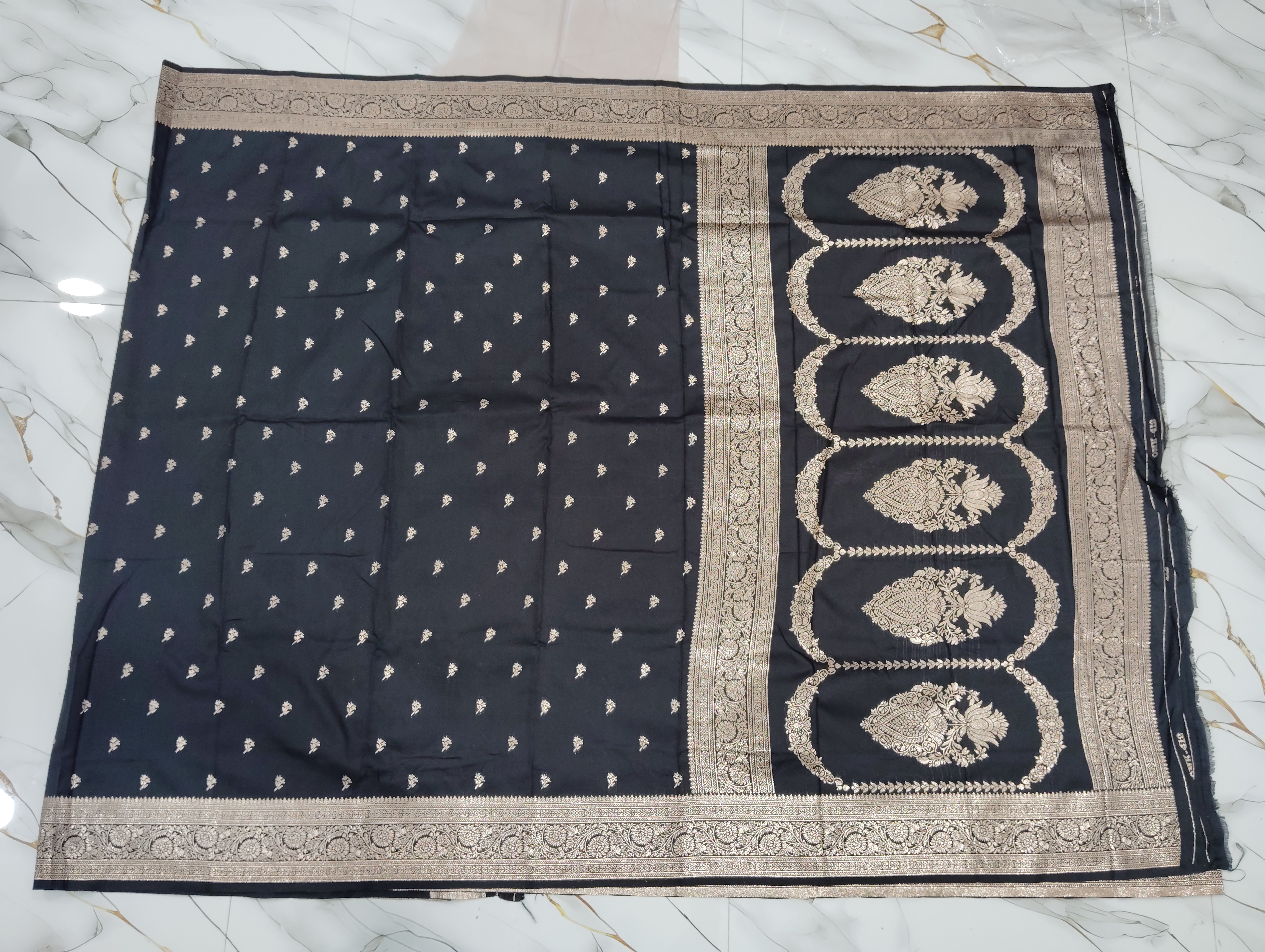 DUEL TONE PREMIUM RESHAM BENARASHI KATAN