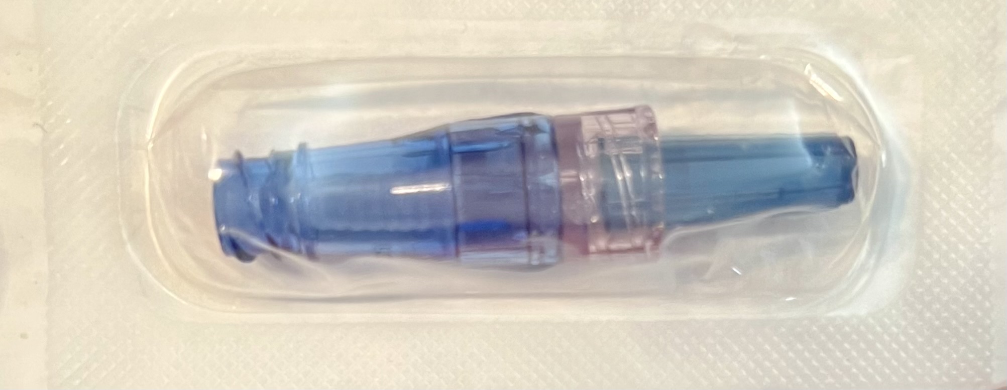 Clave Neutral Connector