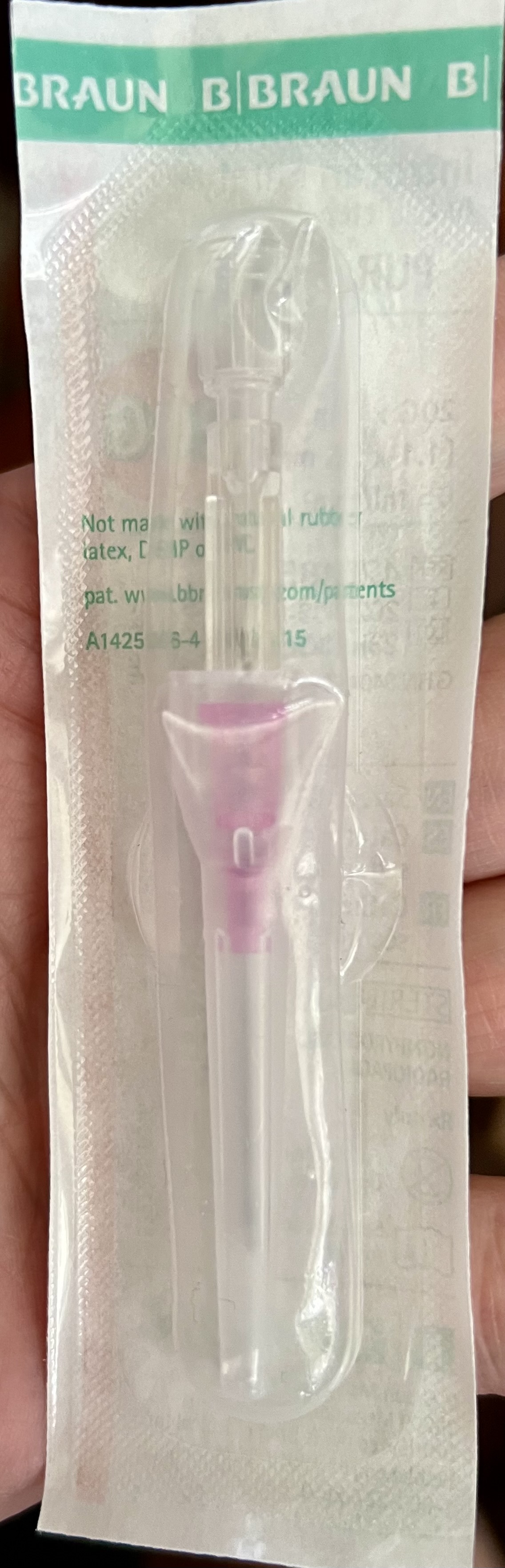 Introcan Safety IV Needle with Catheter 20G x 1 in