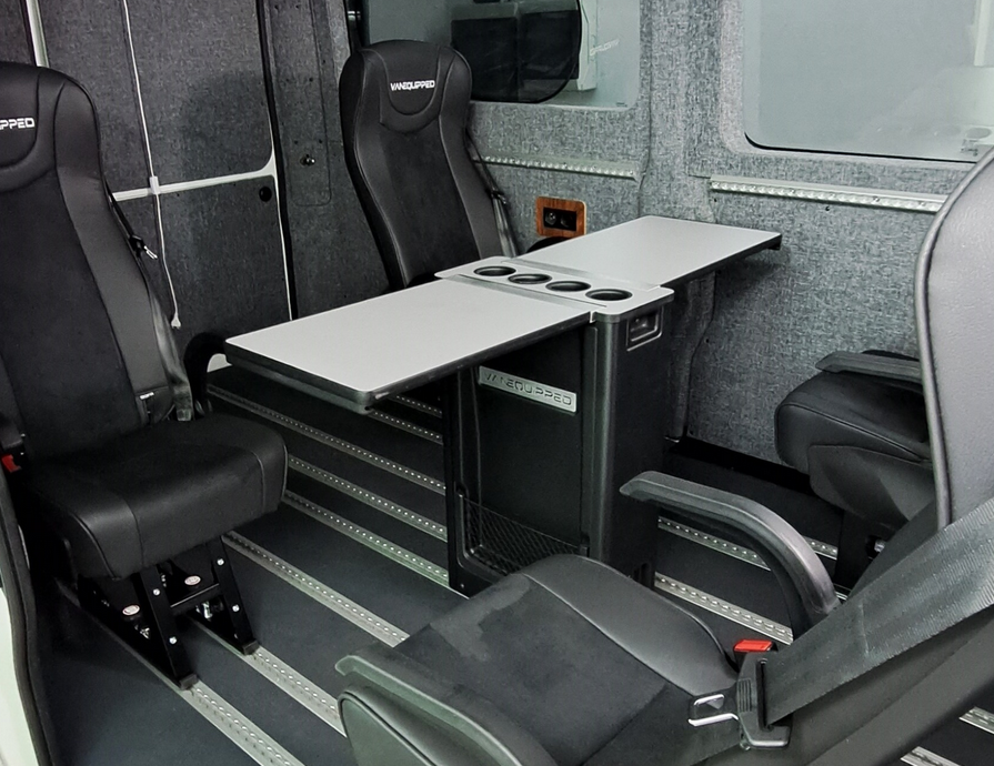 Table pliante sur rails coulissants 