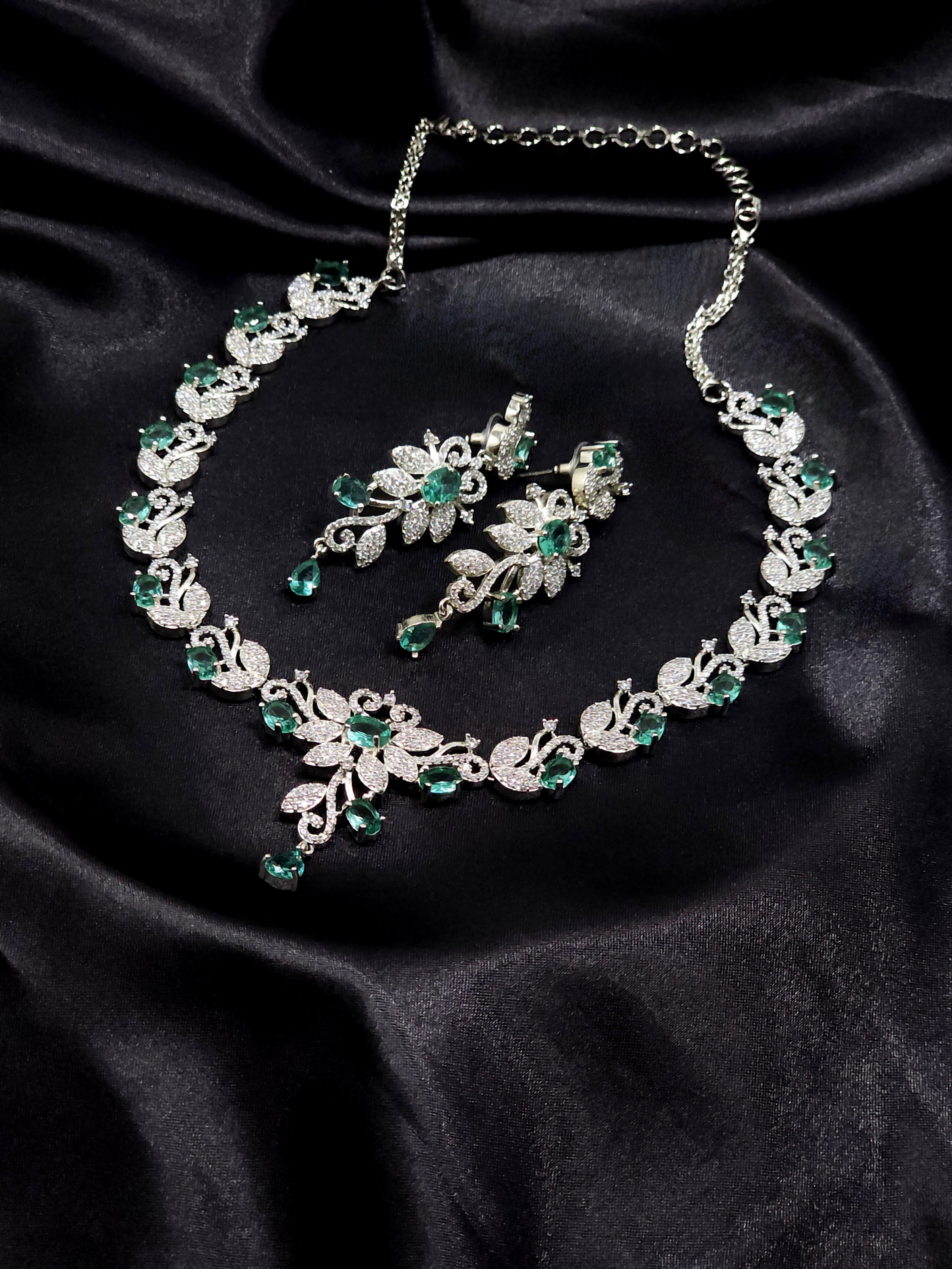 Winding Vines Necklace Set