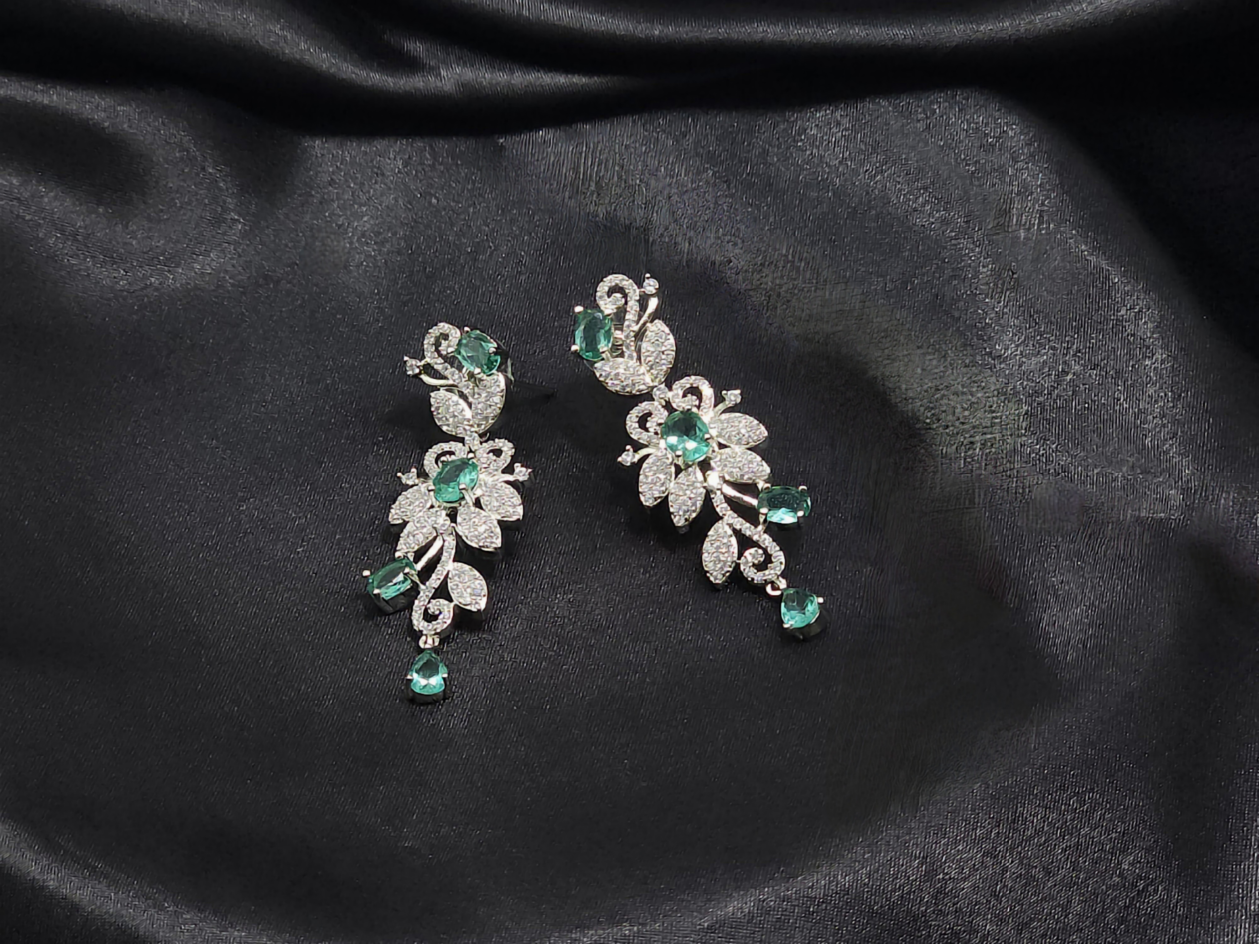 Winding Vines Necklace Set