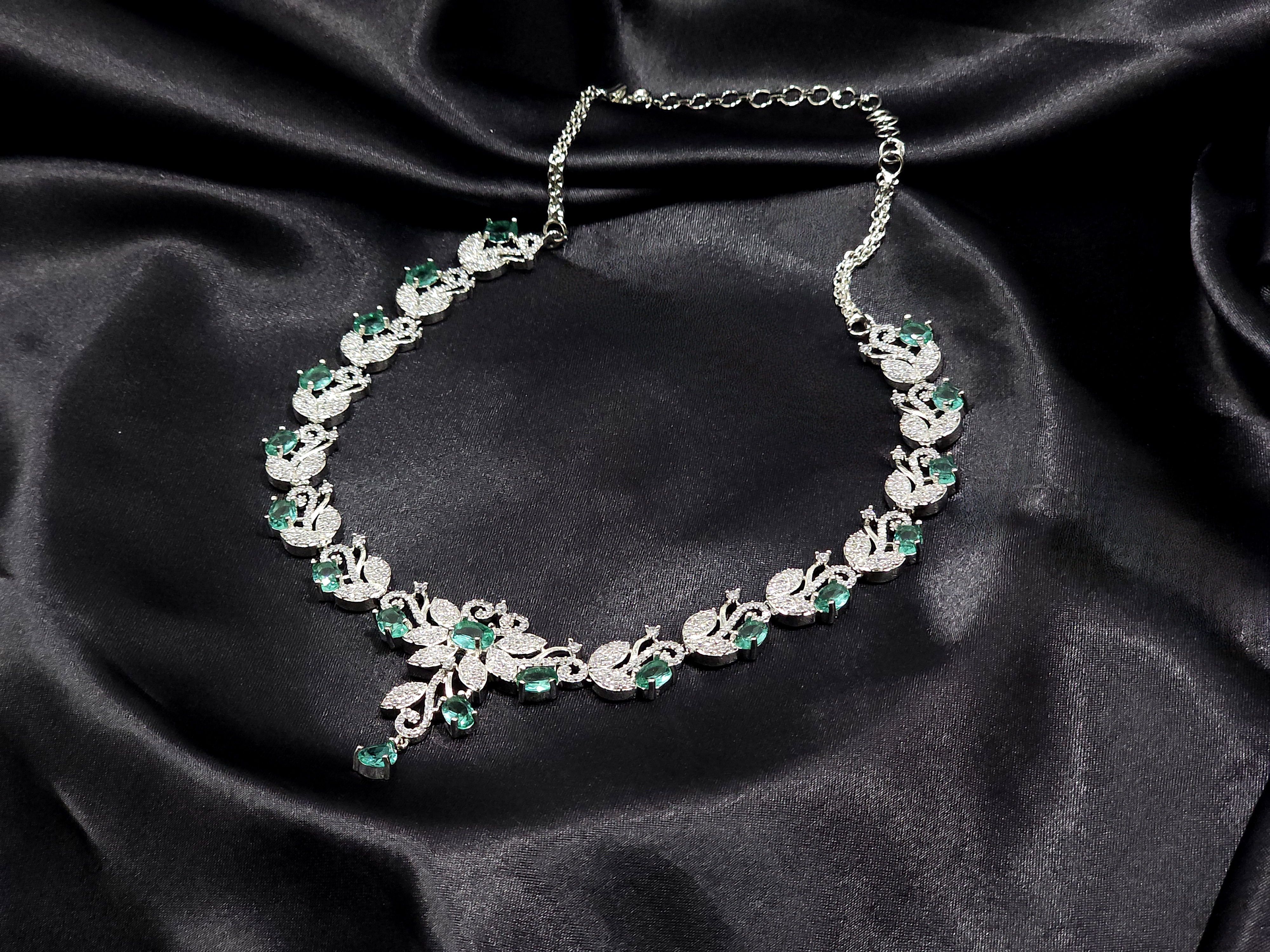Winding Vines Necklace Set