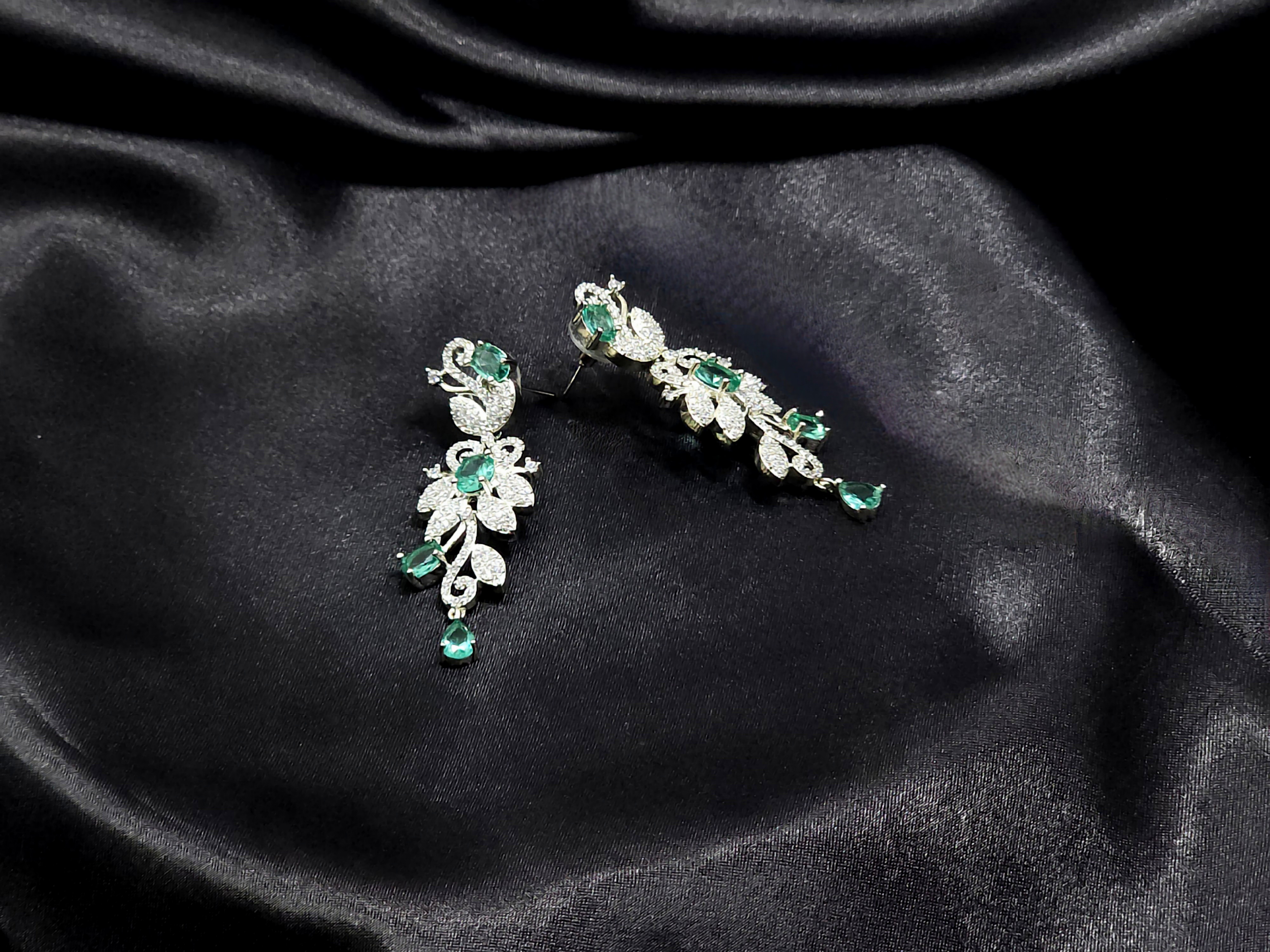 Winding Vines Necklace Set