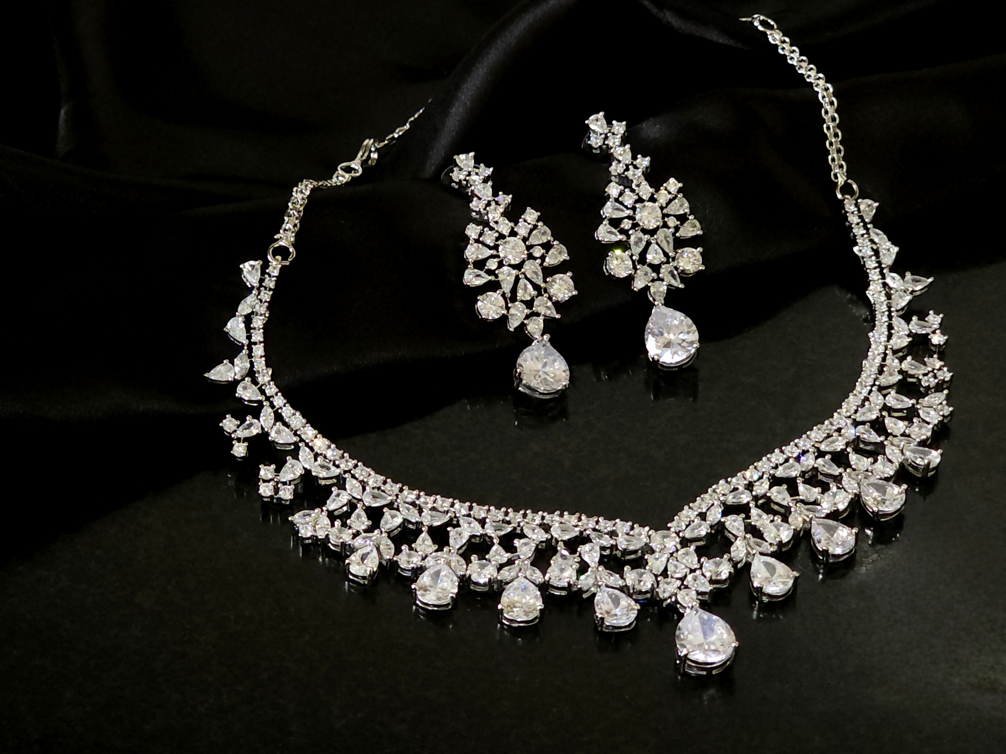 Sparkle Shower Necklace Set