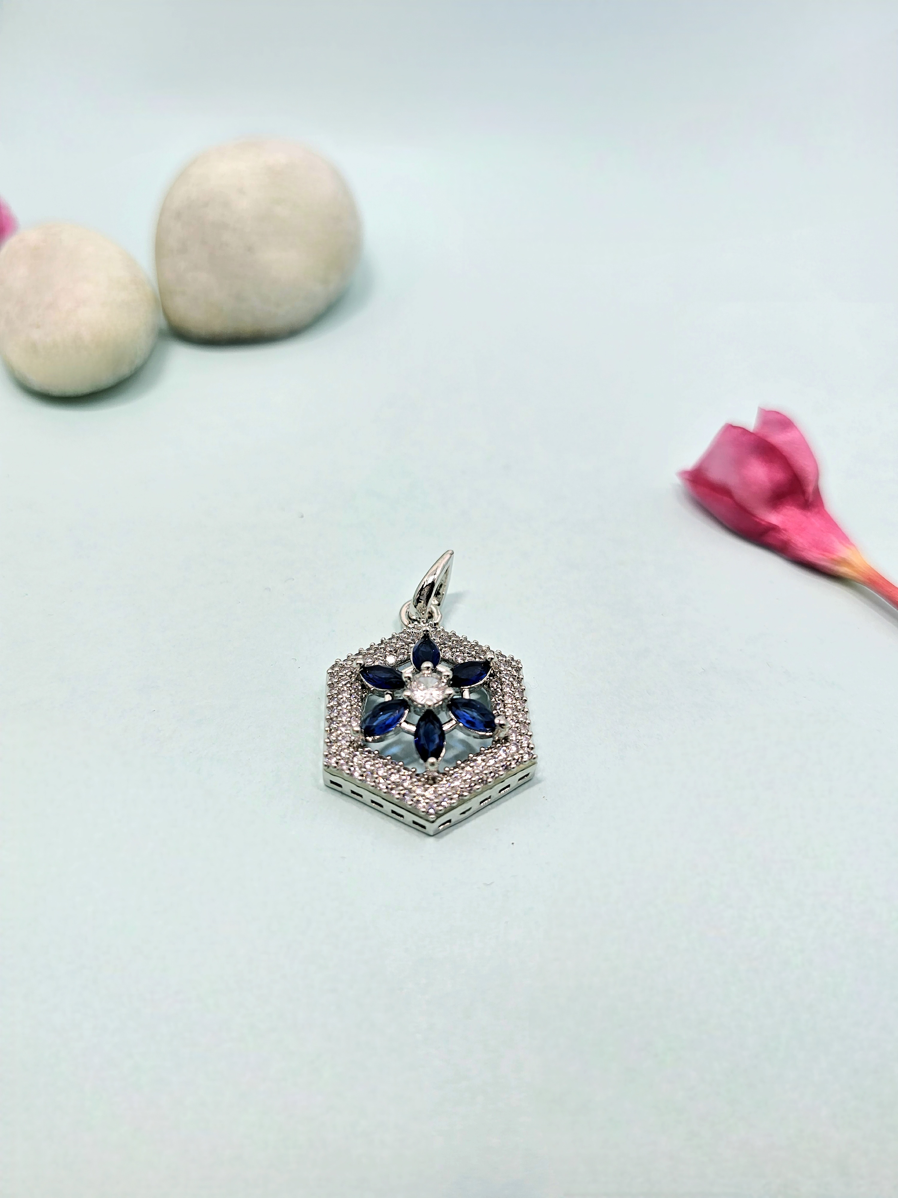 Hexibloom Necklace Set
