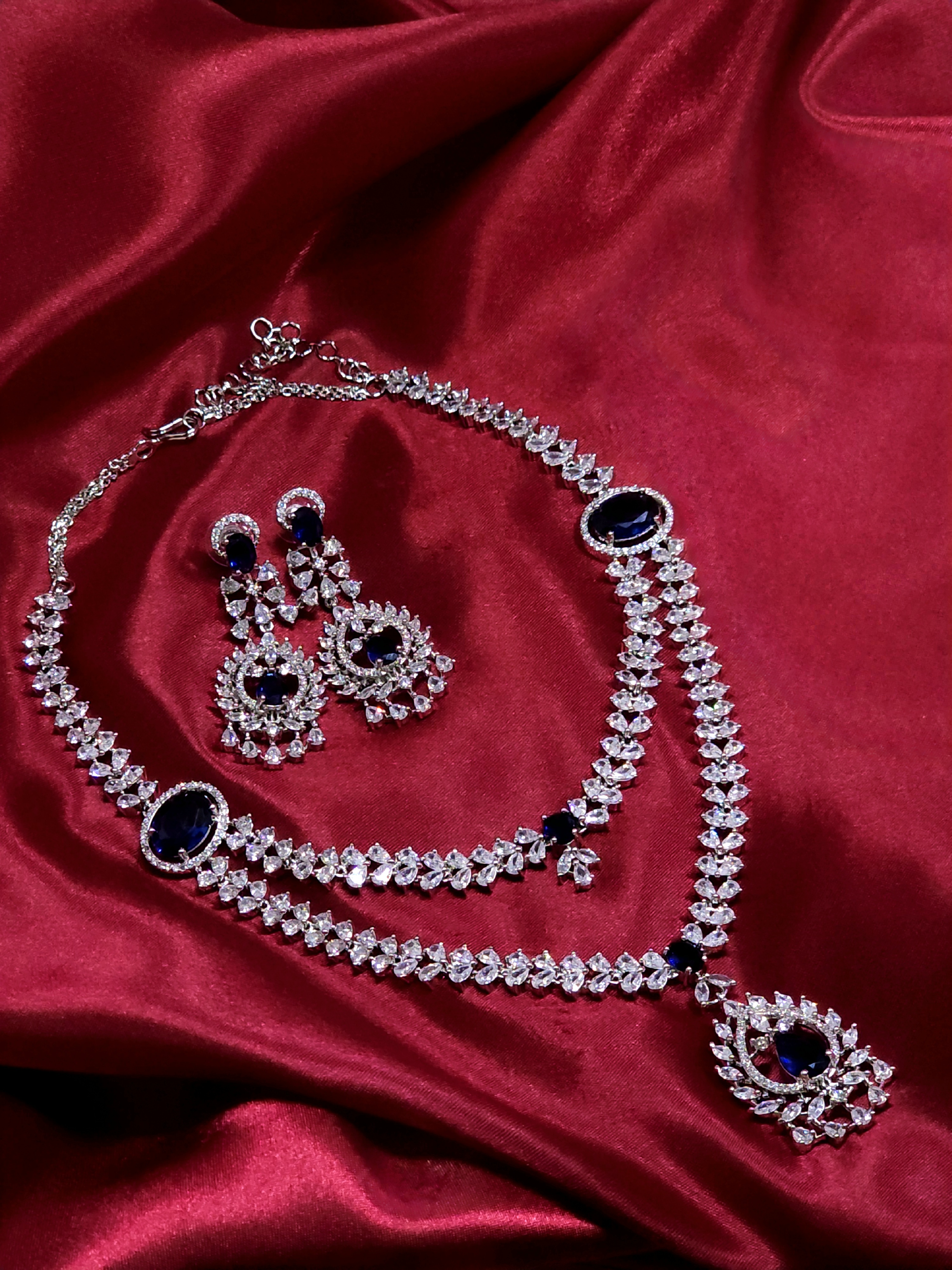 Regal Rise Necklace Set