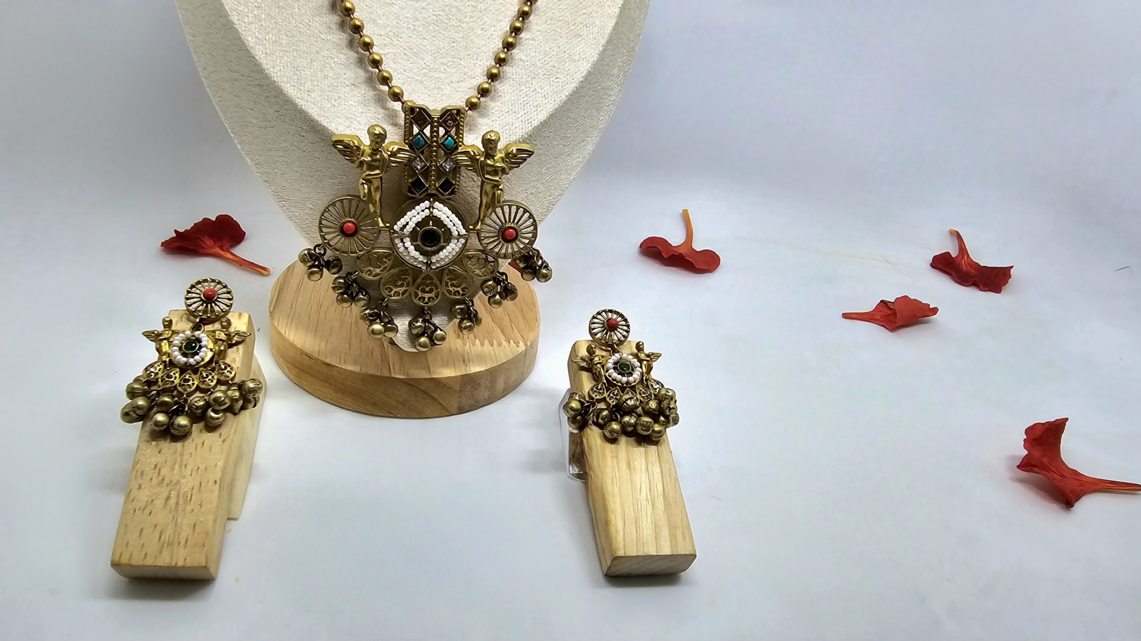 Angels of Love Necklace Set