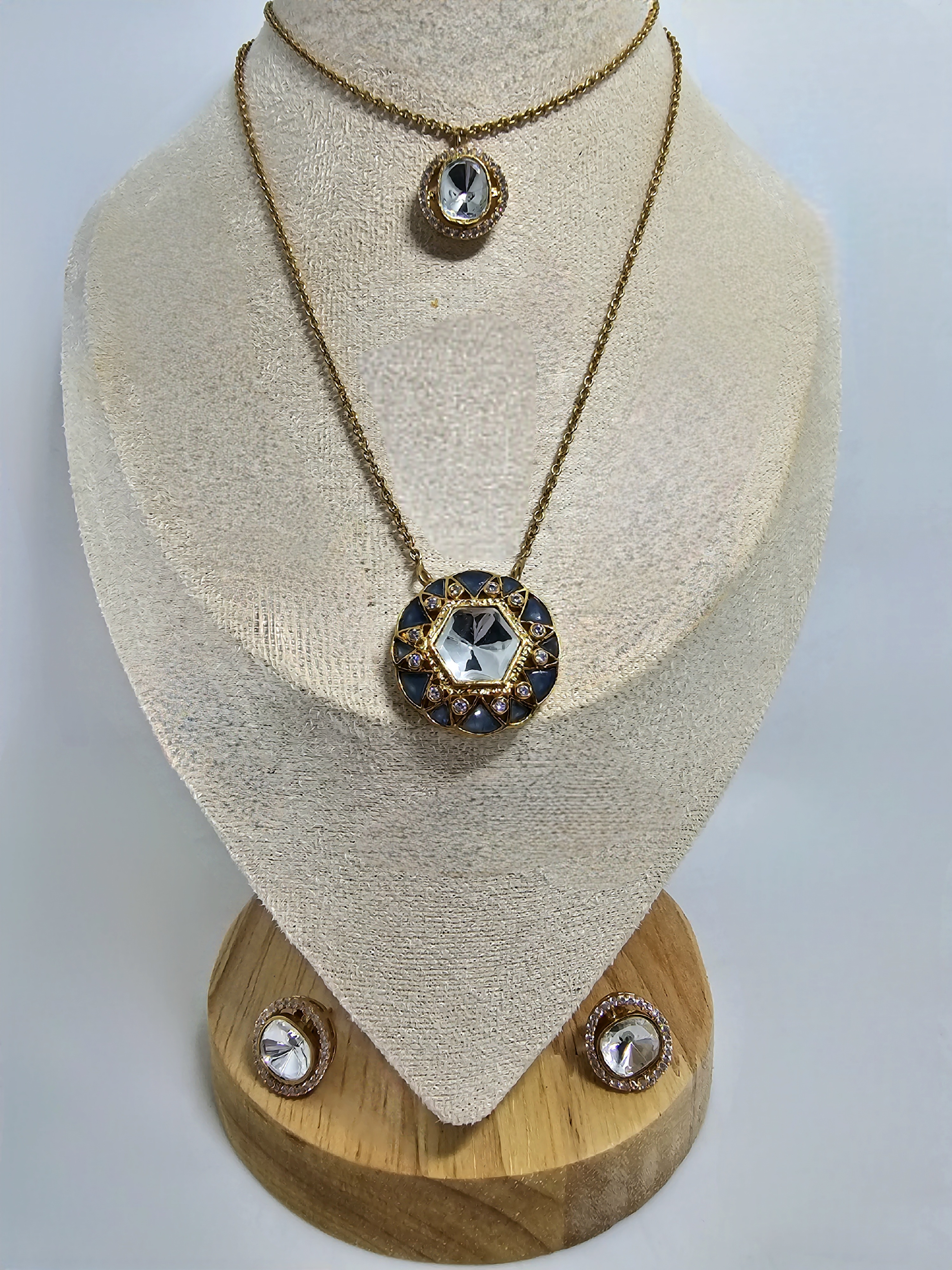 Hanging Halo Necklace Set