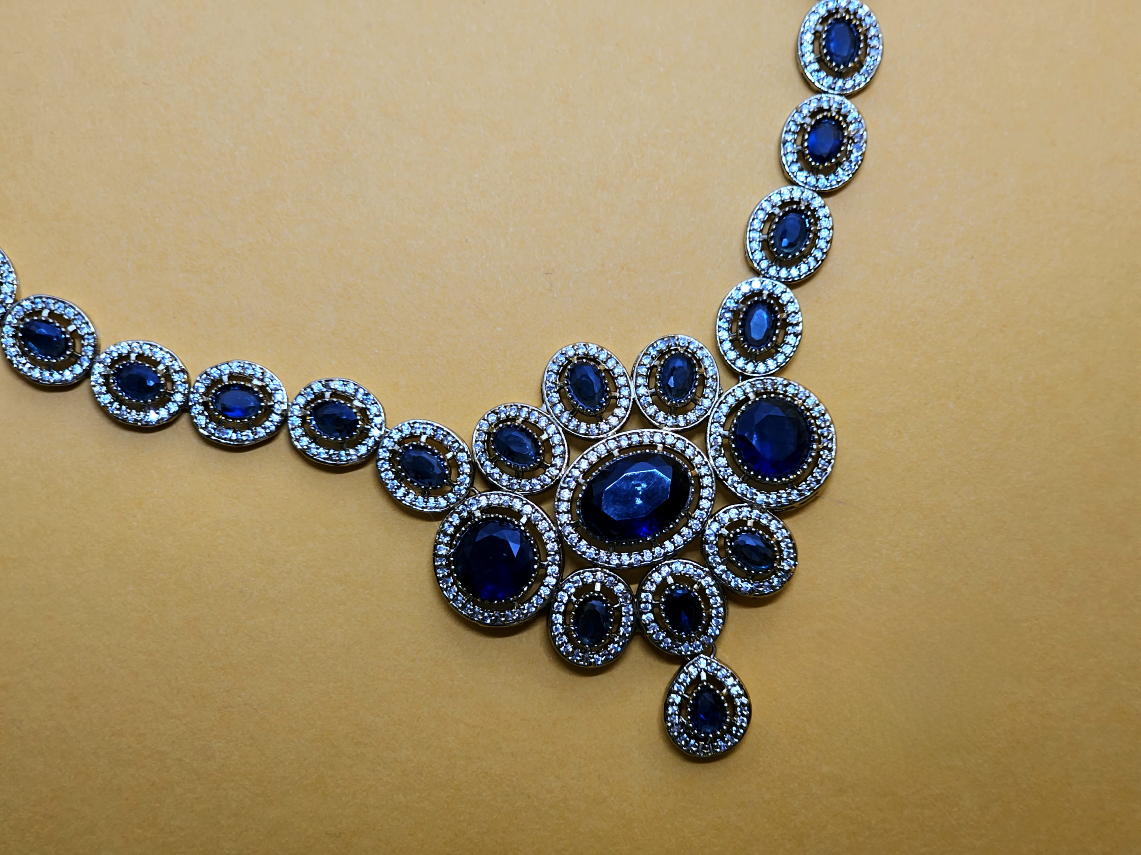 Inky Allure Necklace Set