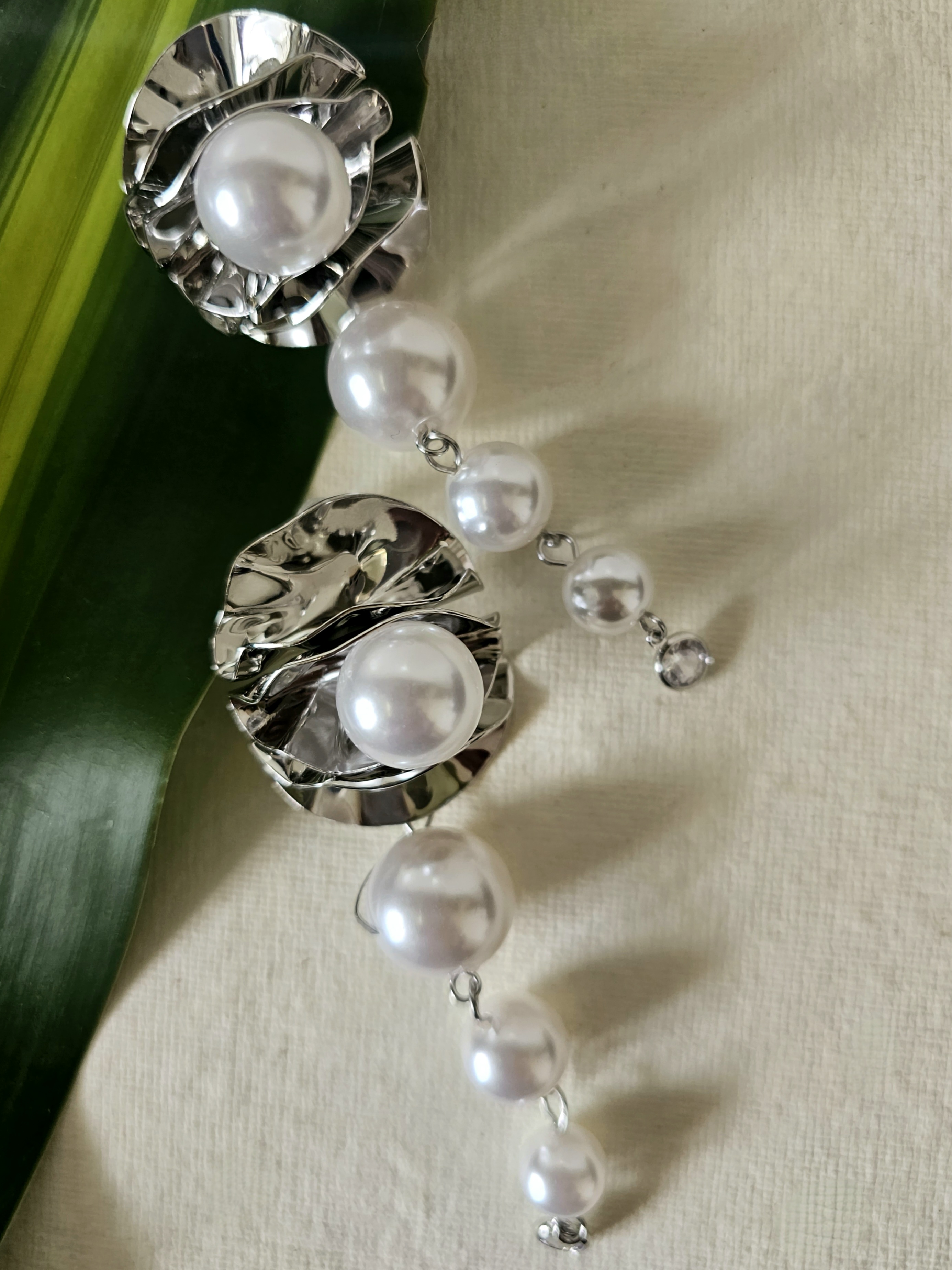 Emerging Dots Earrings