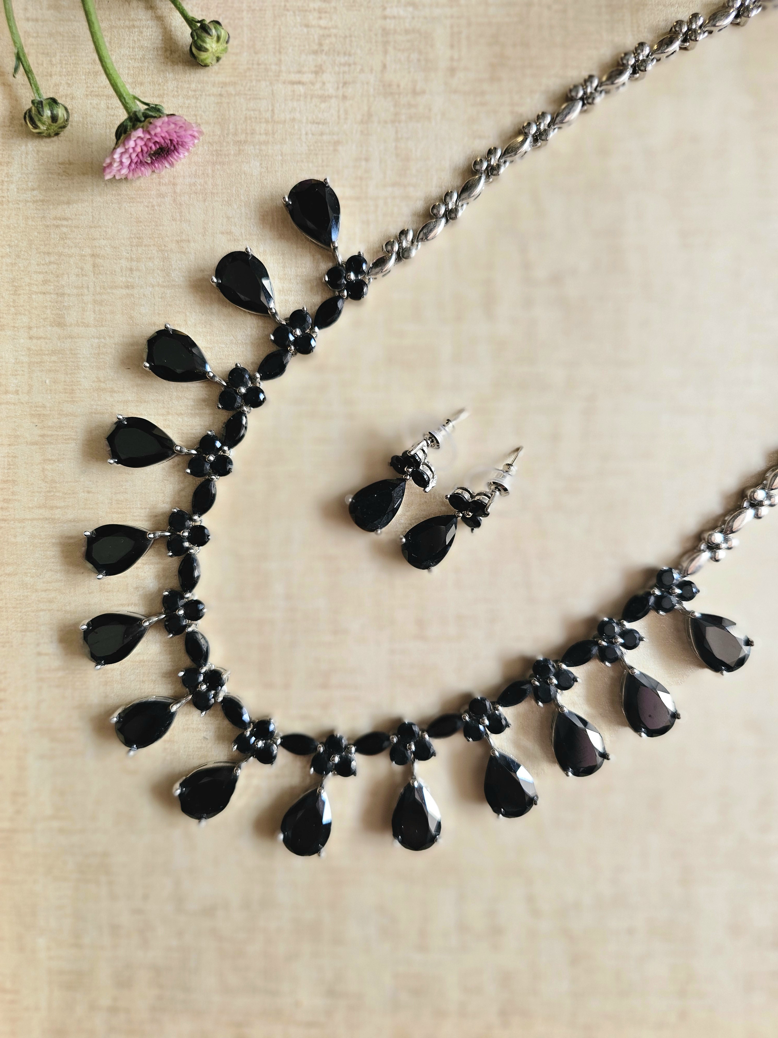 Cloverdrip Necklace Set
