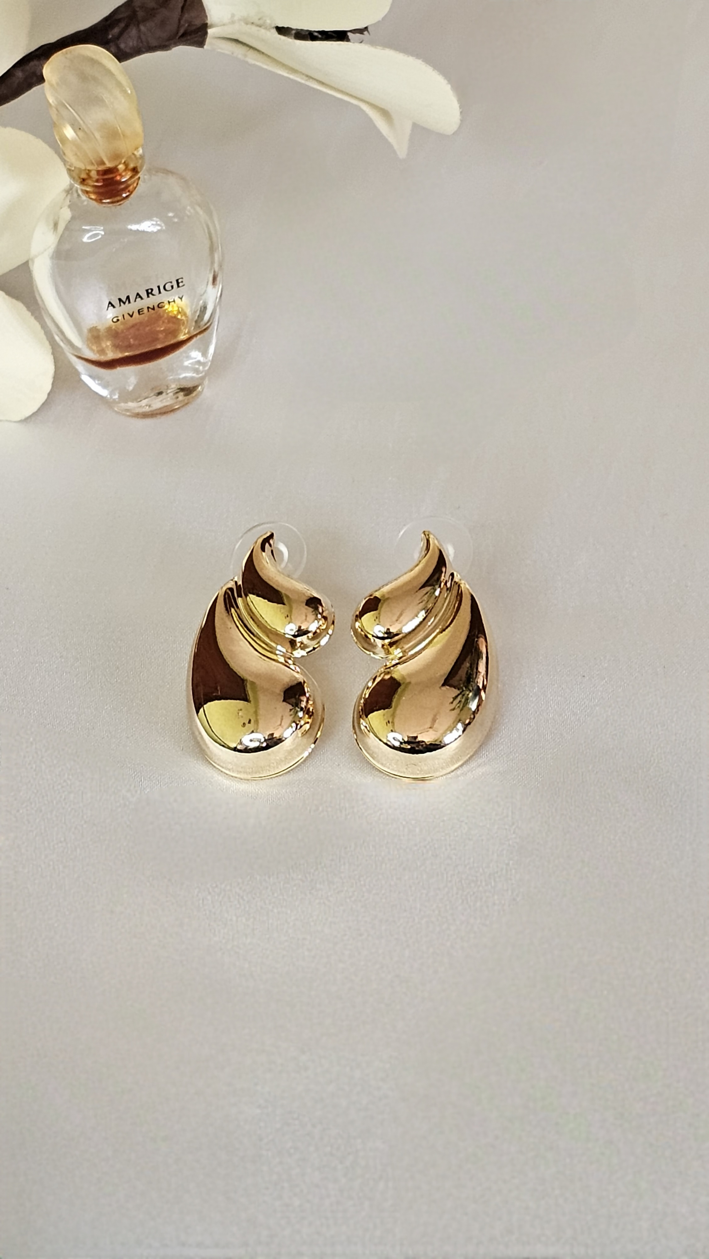 Gold Flow Studs